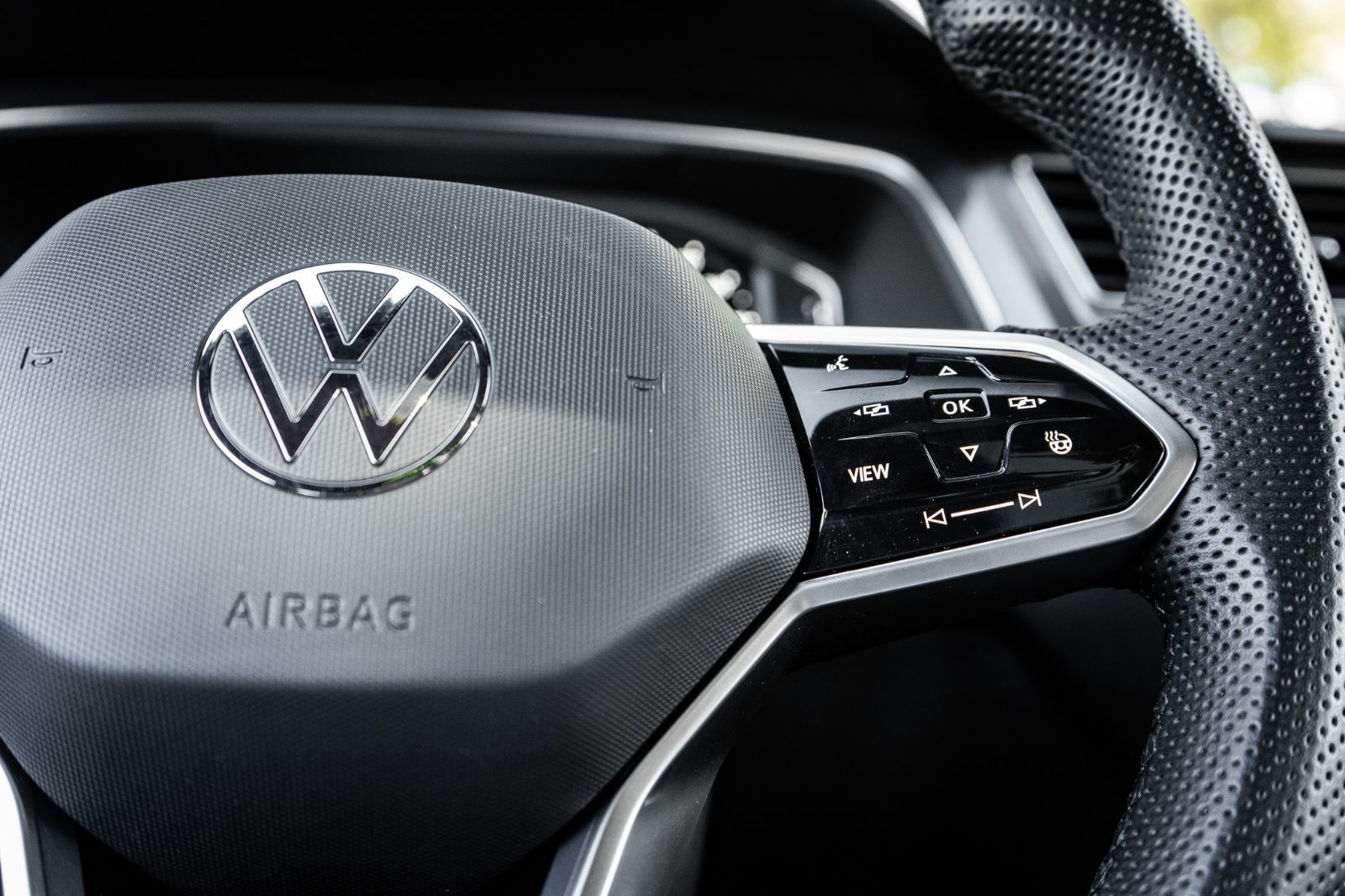 2022 Volkswagen Tiguan Highline R-Line-12