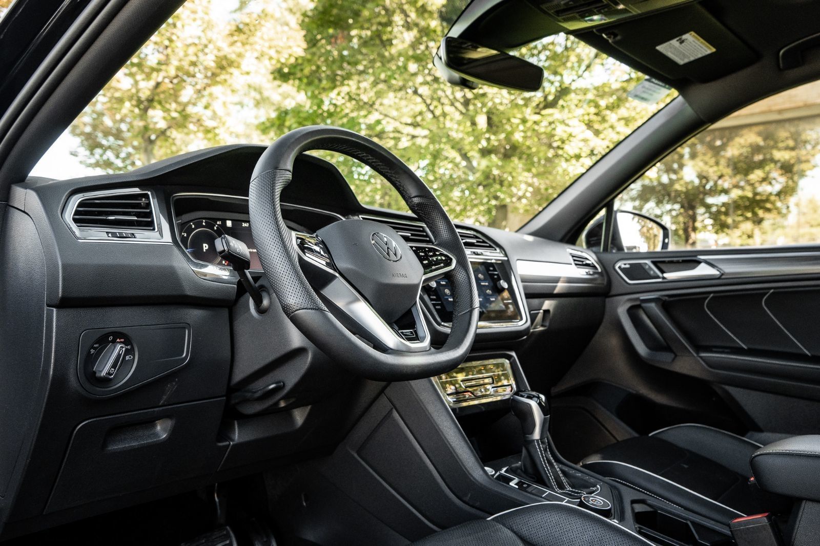 2022 Volkswagen Tiguan Highline R-Line-23