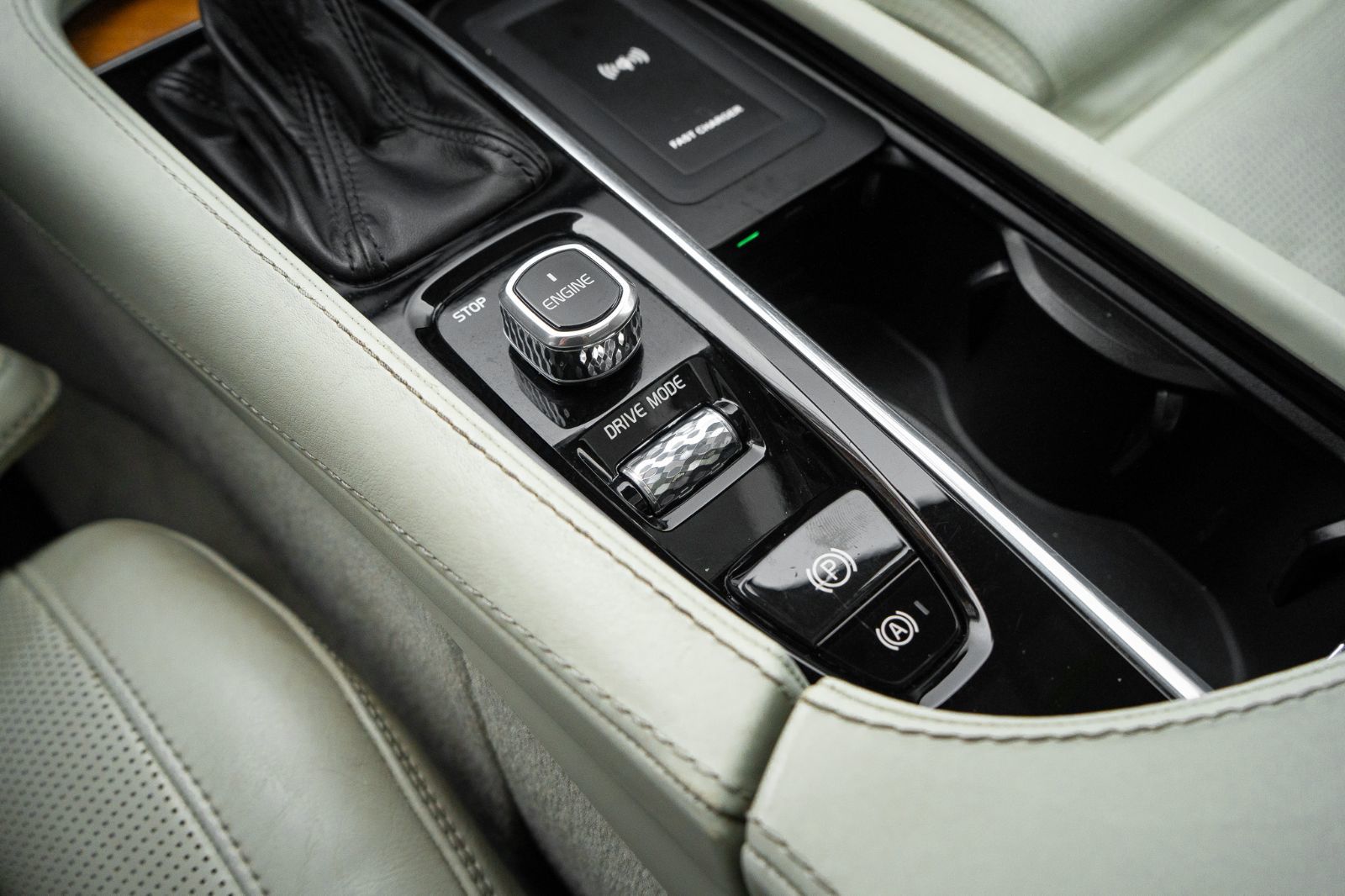 2016 Volvo XC90 T6 Inscription-18
