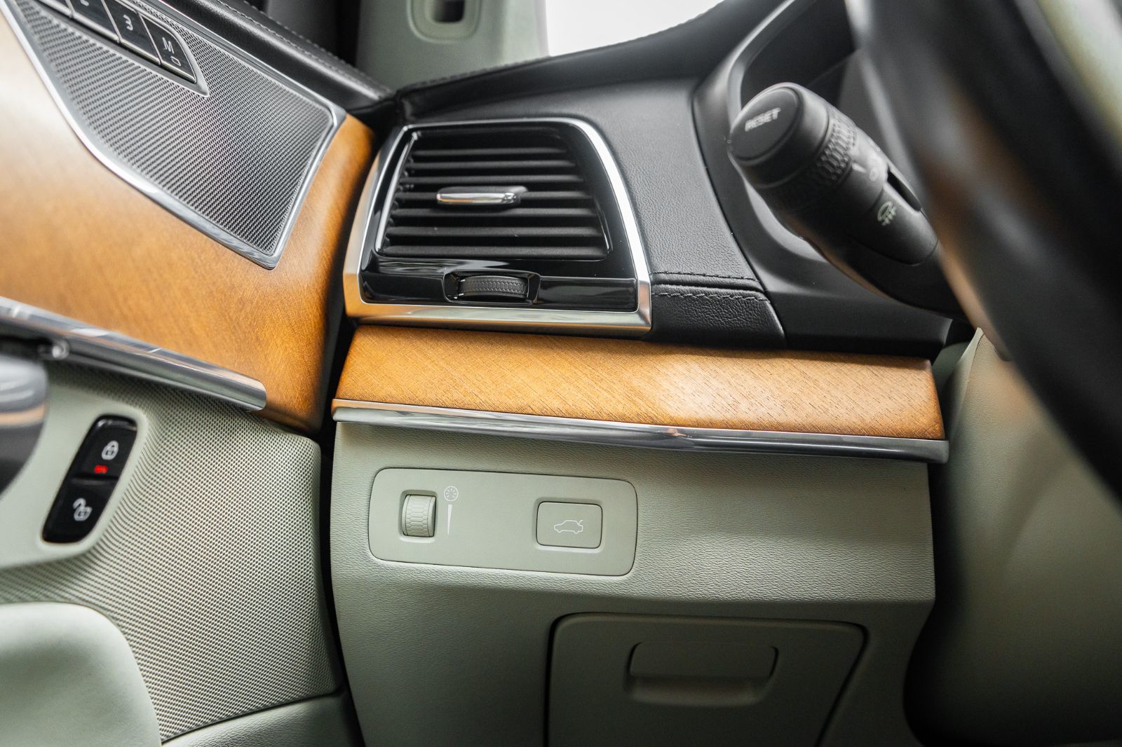 2016 Volvo XC90 T6 Inscription-20