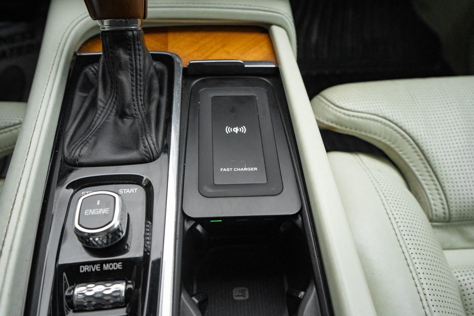 2016 Volvo XC90 T6 Inscription-17