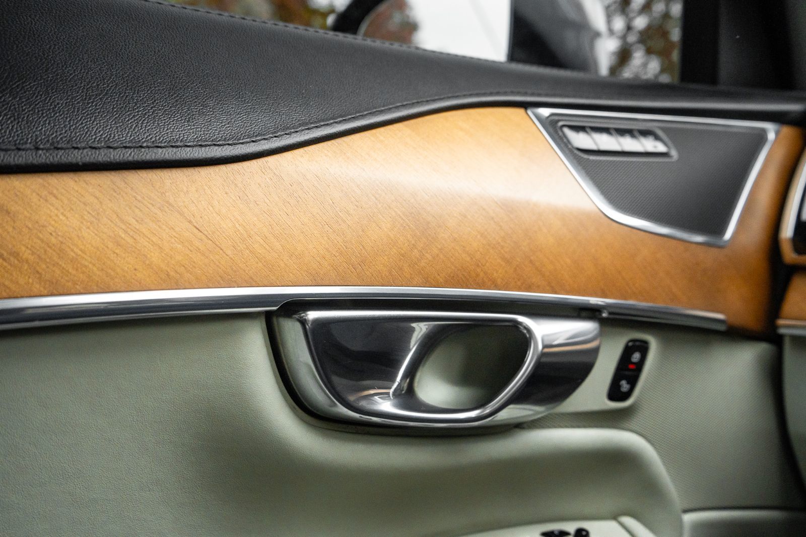 2016 Volvo XC90 T6 Inscription-22