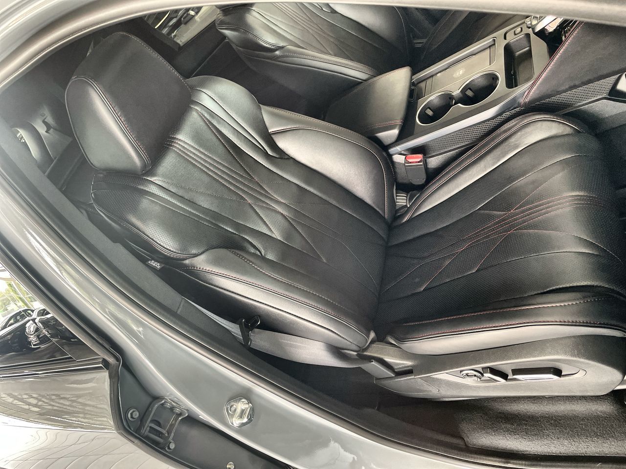 2025 Acura MDX in Vancouver, British Columbia