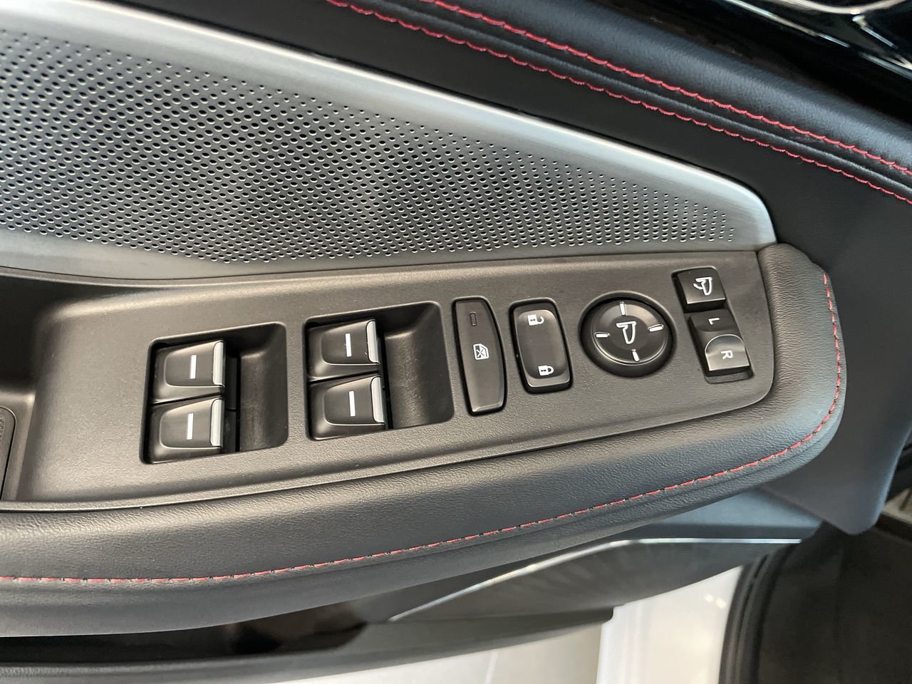 2025 Acura MDX