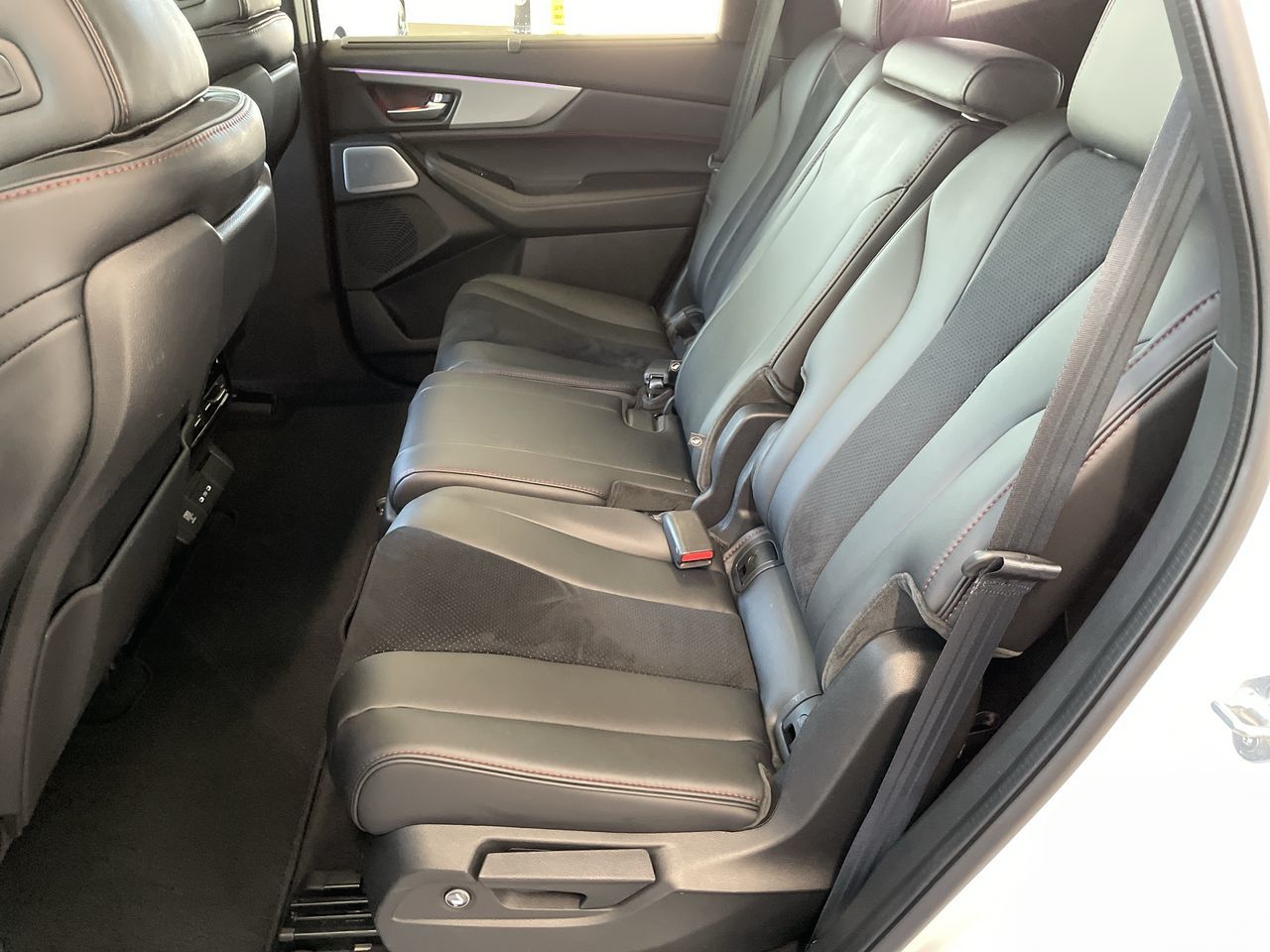 2025 Acura MDX