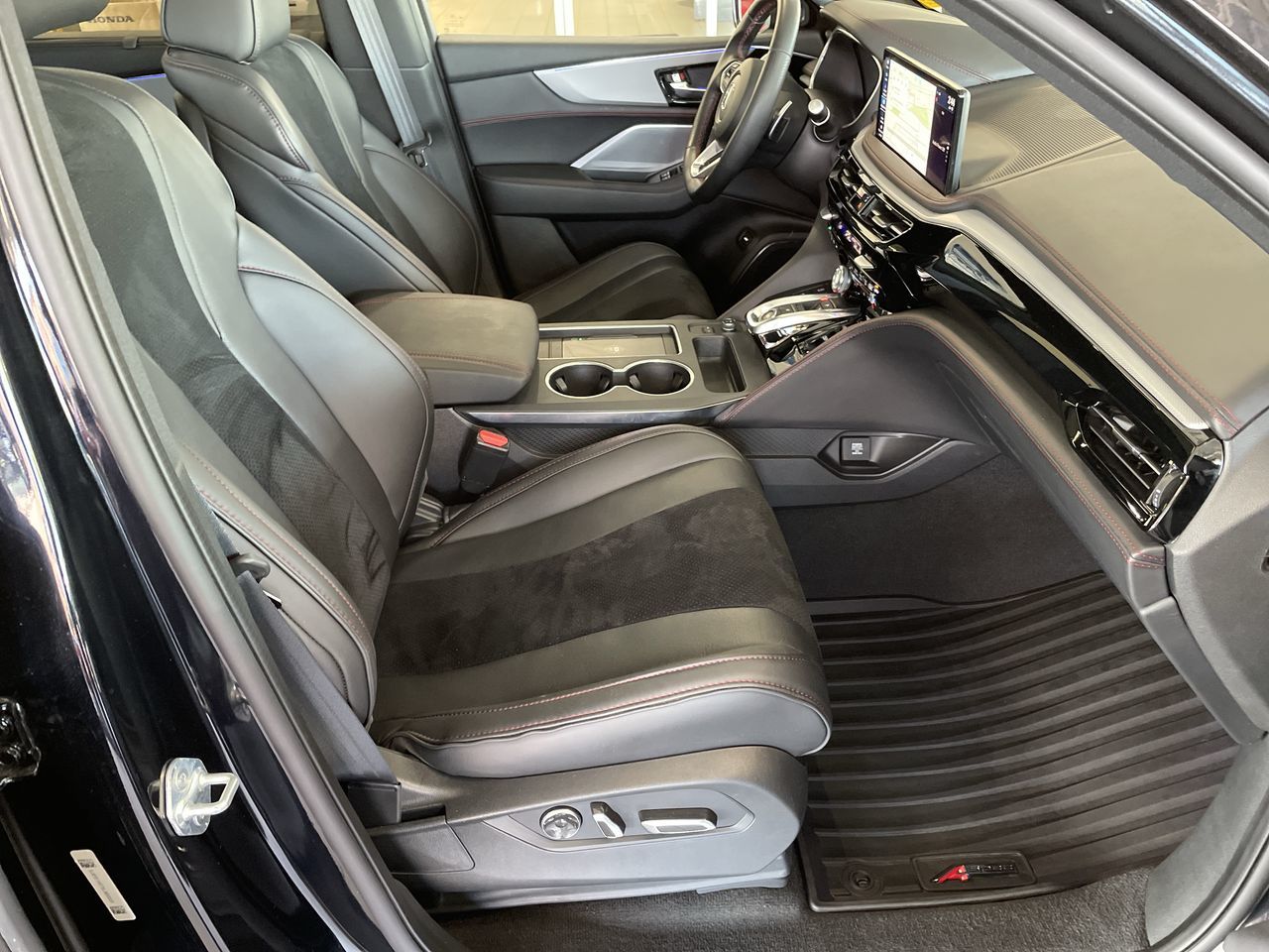 2025  MDX