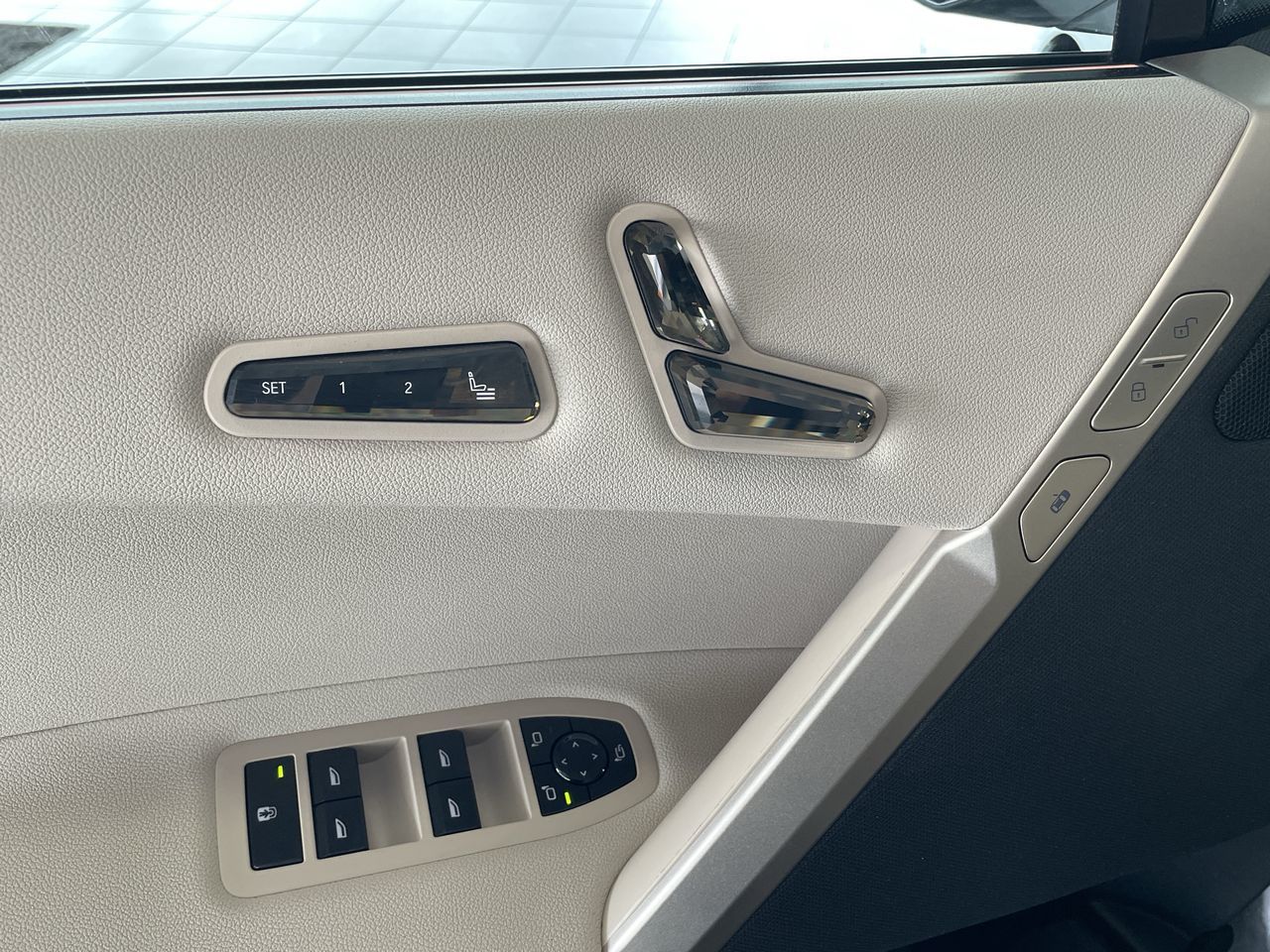 2024 BMW iX