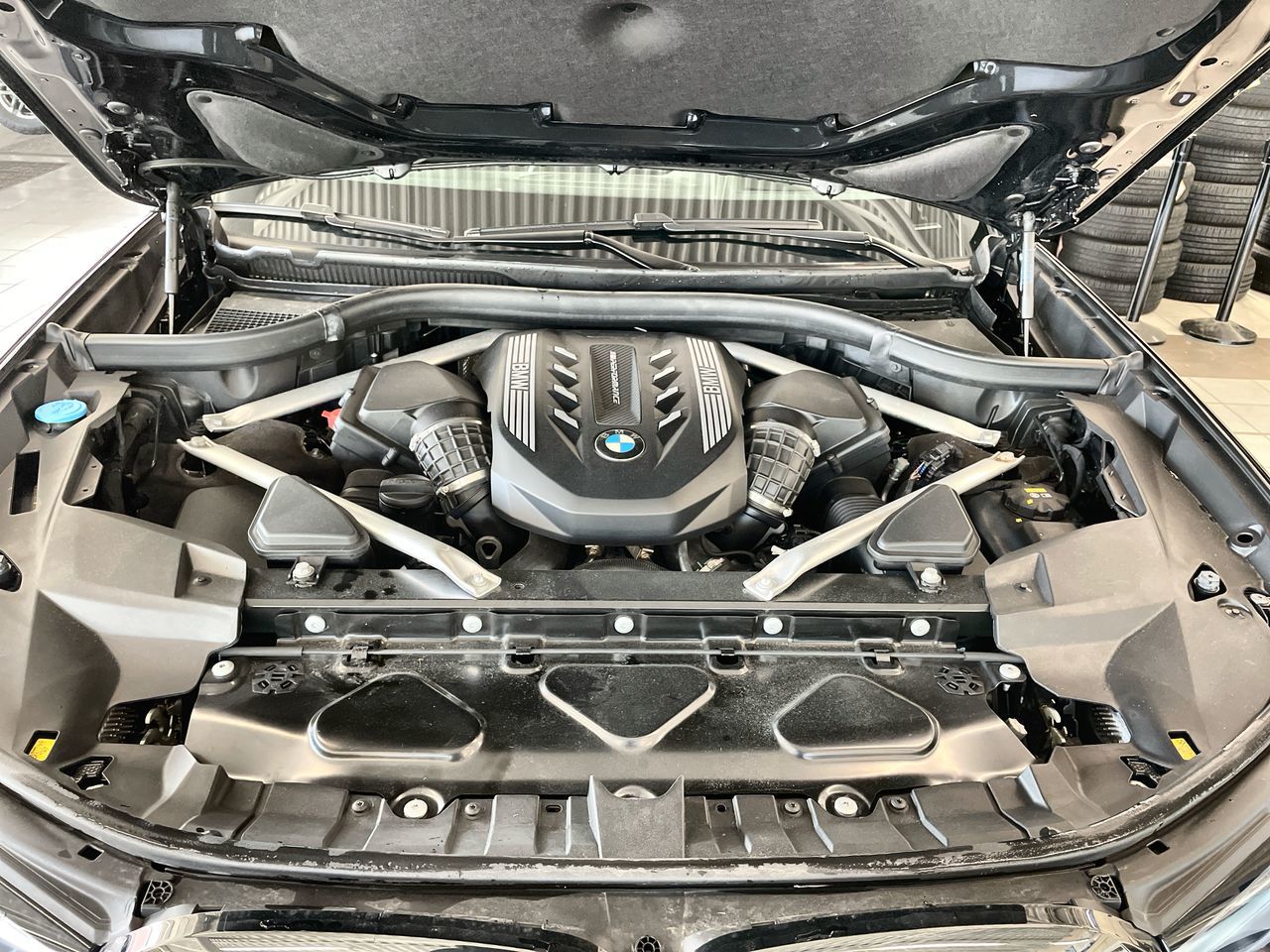 2020  X7