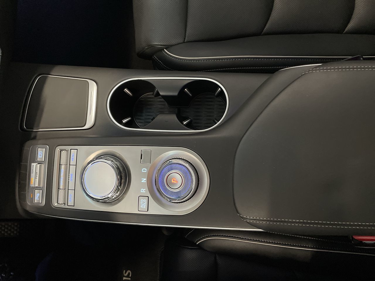 2025  GV70