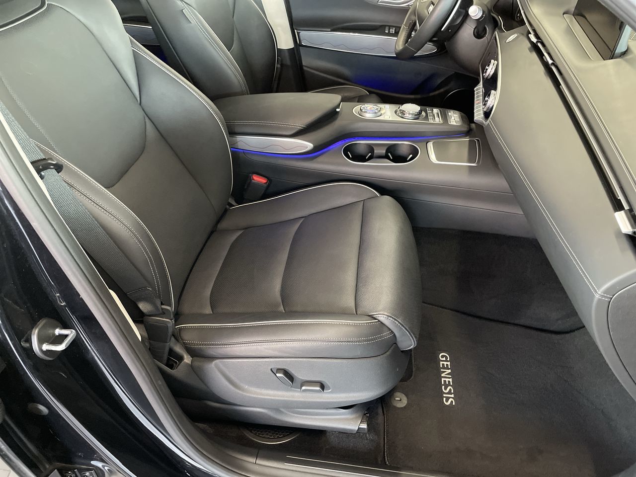 2025  GV70
