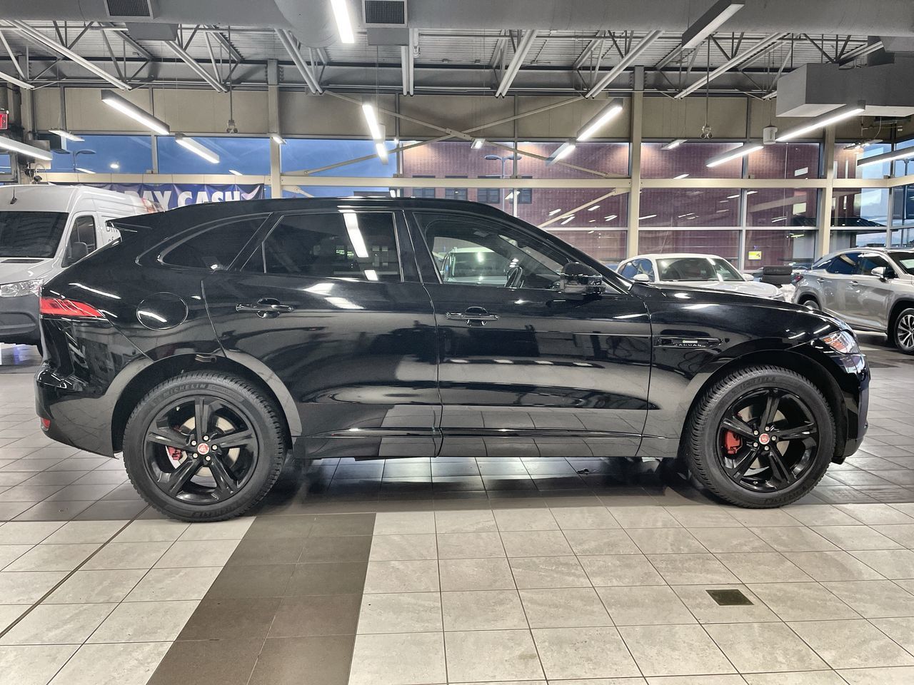 Jaguar F-PACE  2019 à Vancouver, Colombie-Britannique