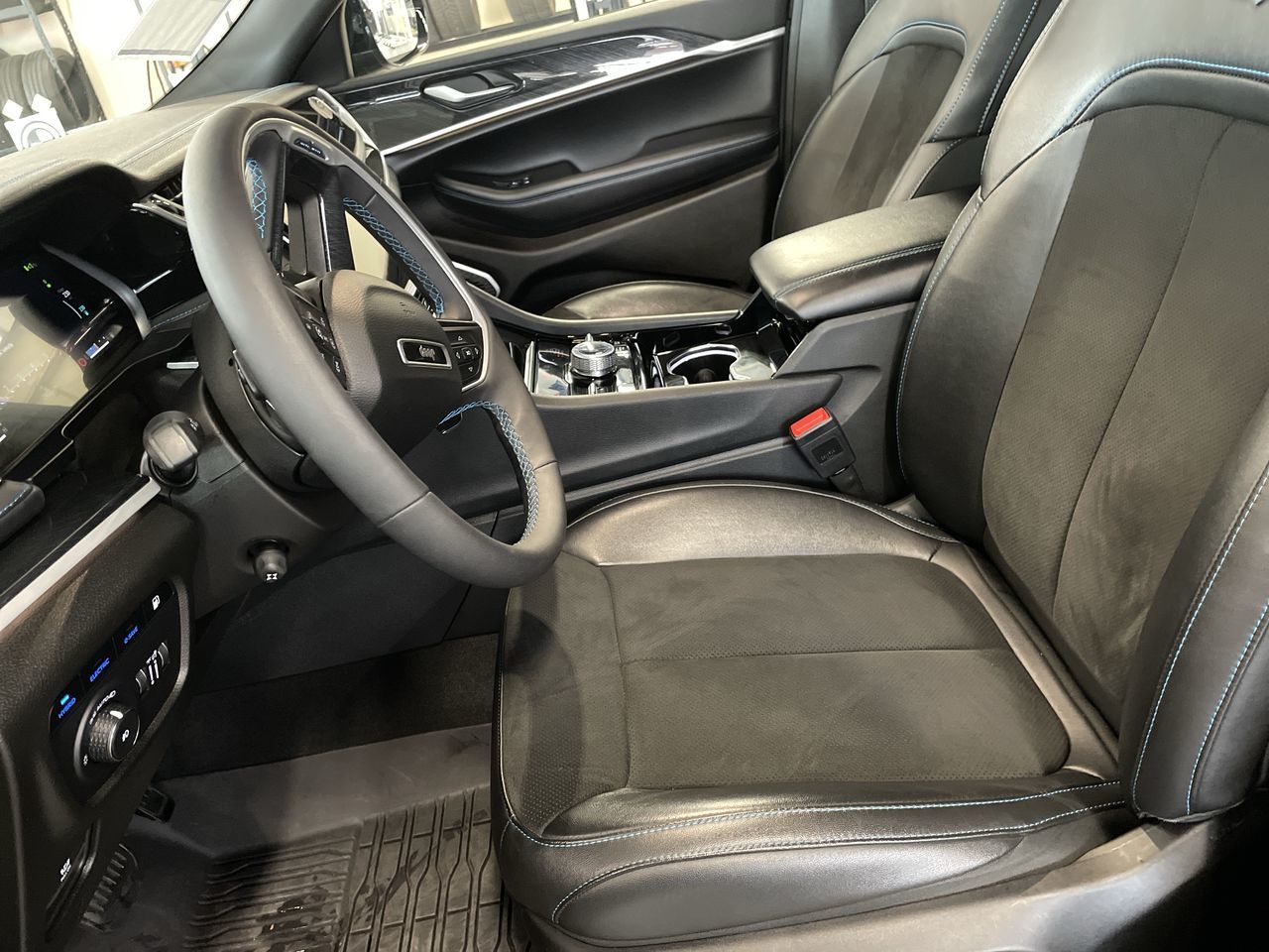 2023  Grand Cherokee