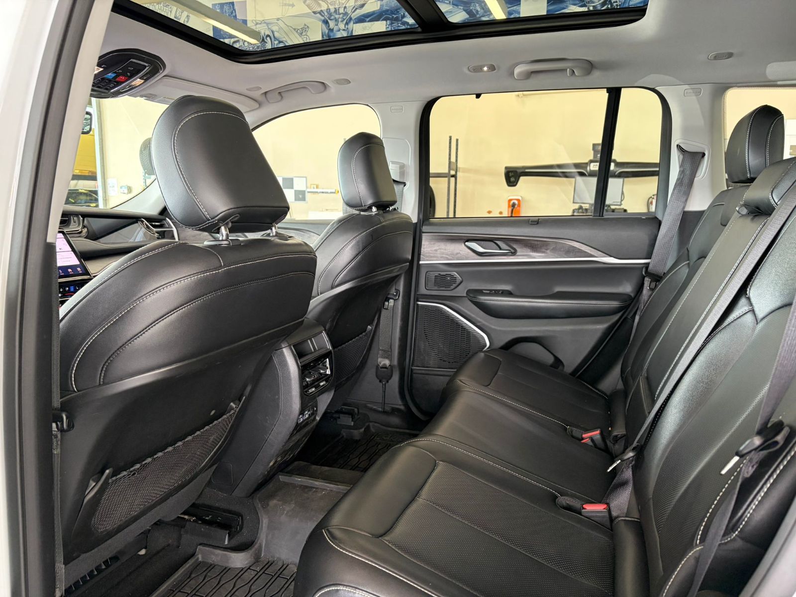 2023 Jeep Grand Cherokee in Vancouver, British Columbia