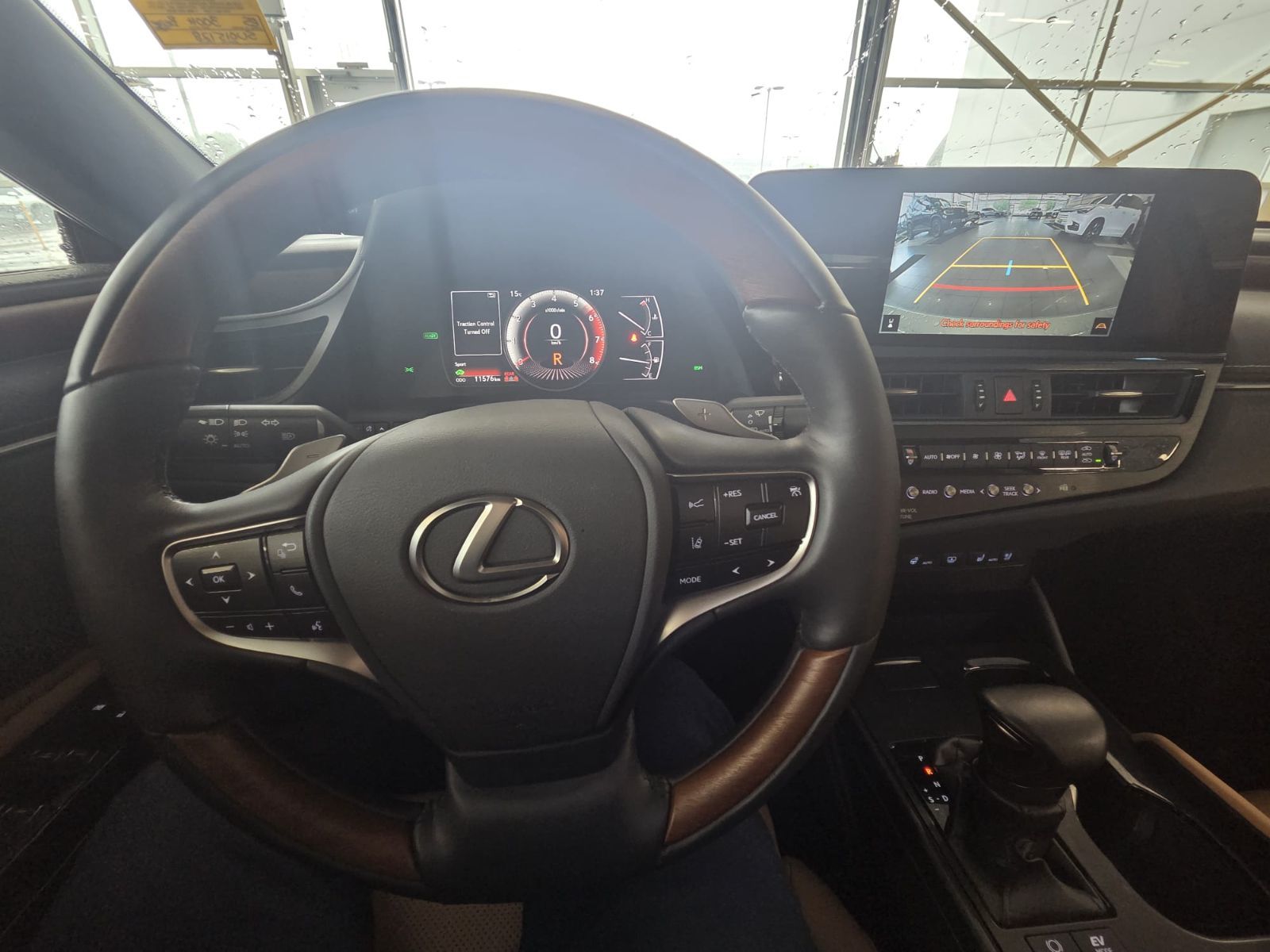 2025  ES