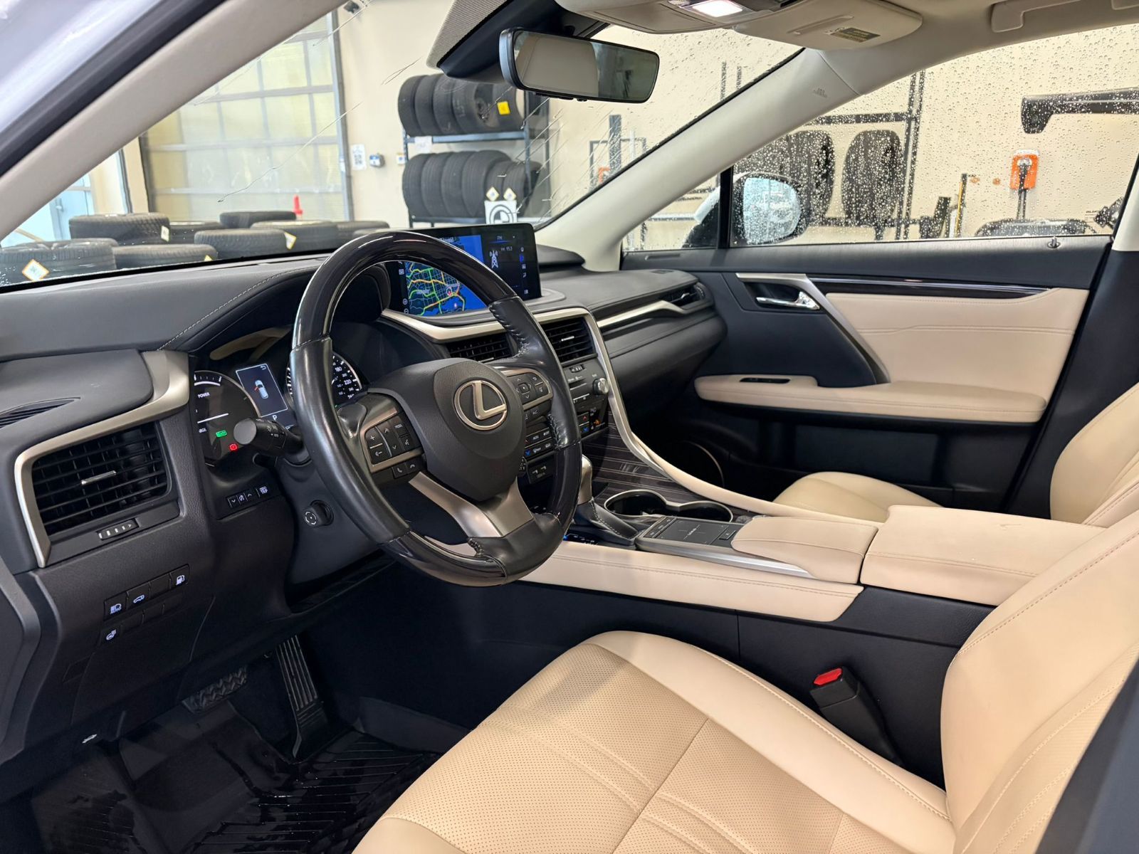 Lexus RX  2022 à Vancouver, Colombie-Britannique