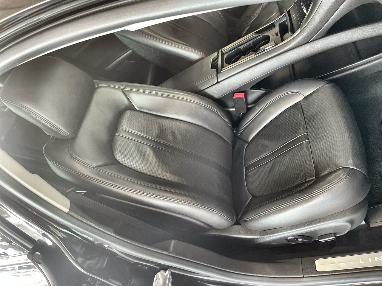 2013 Lincoln MKZ in Vancouver, British Columbia