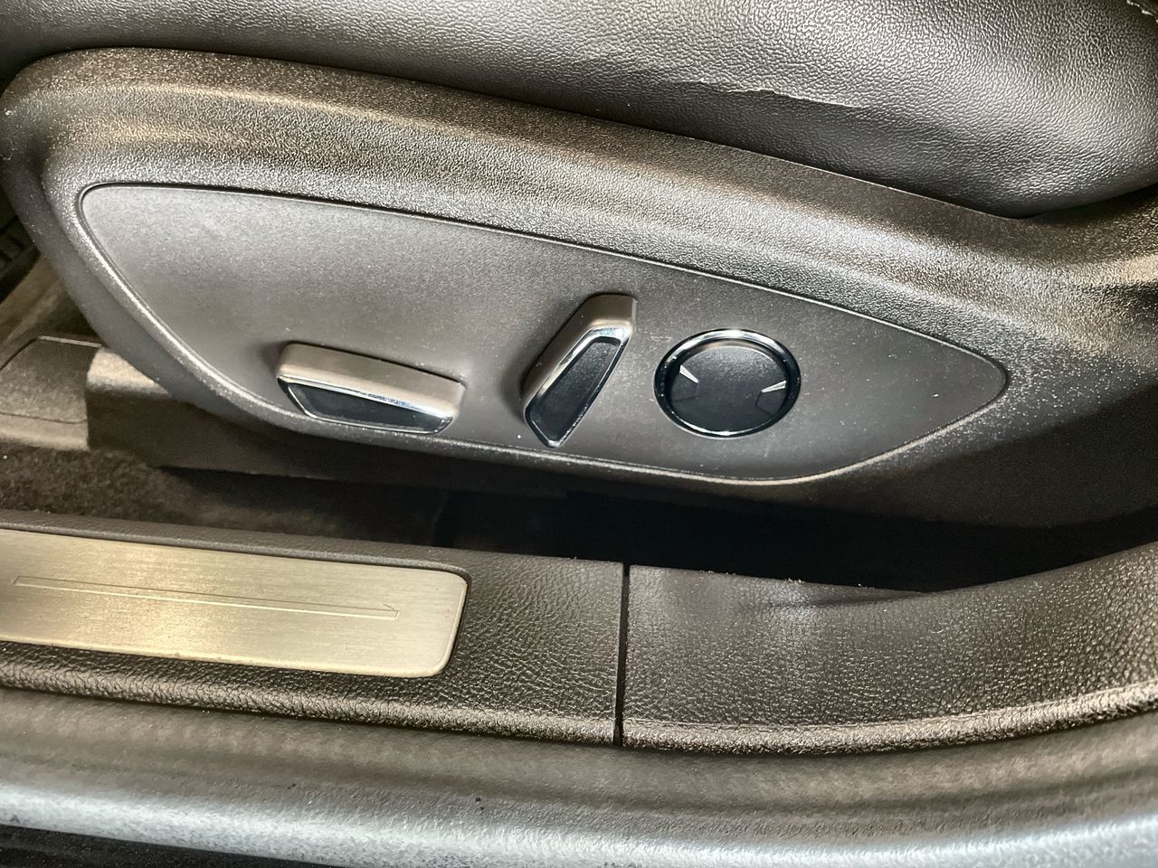 2013 Lincoln MKZ in Vancouver, British Columbia