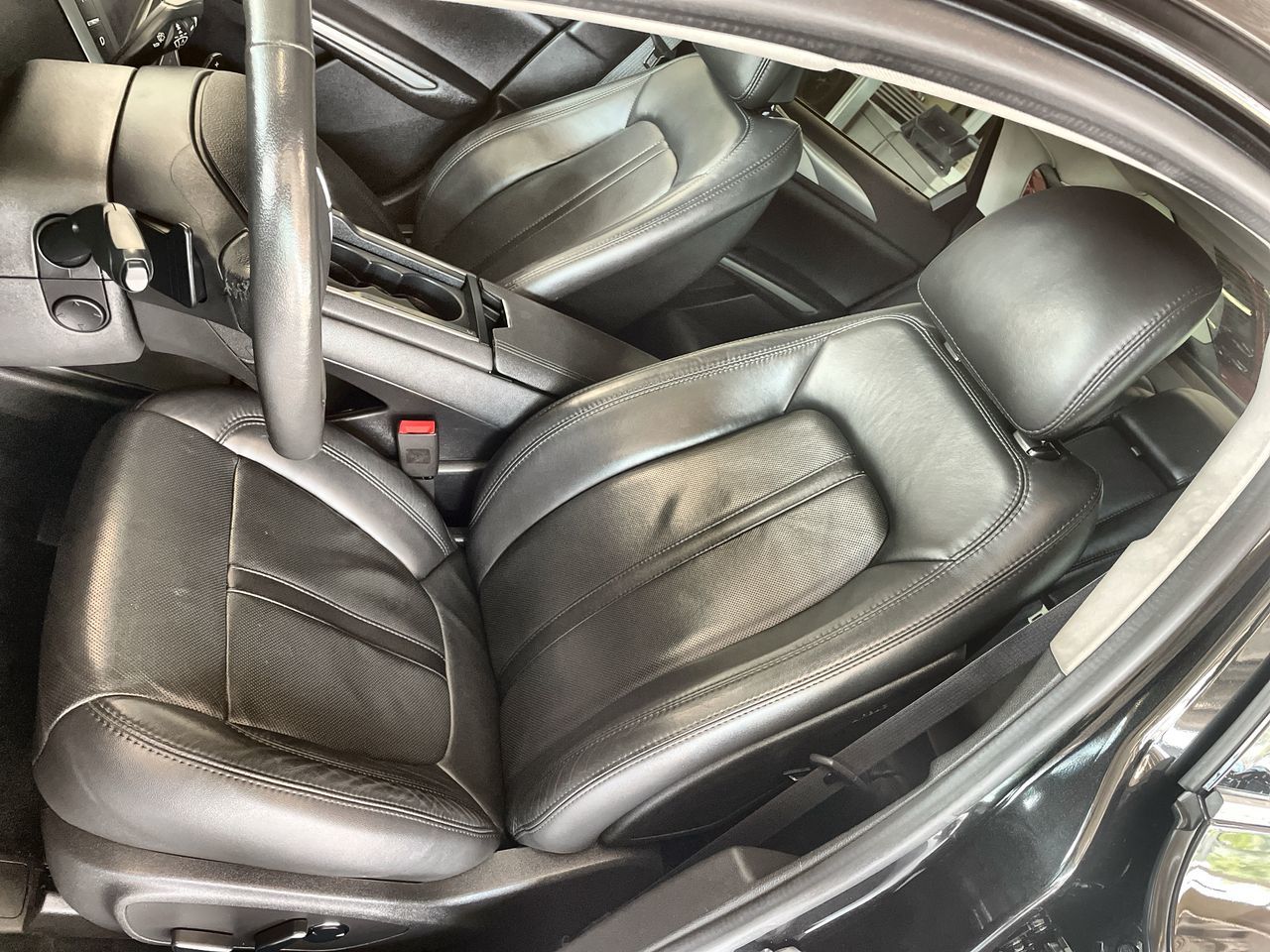 2013 Lincoln MKZ in Vancouver, British Columbia