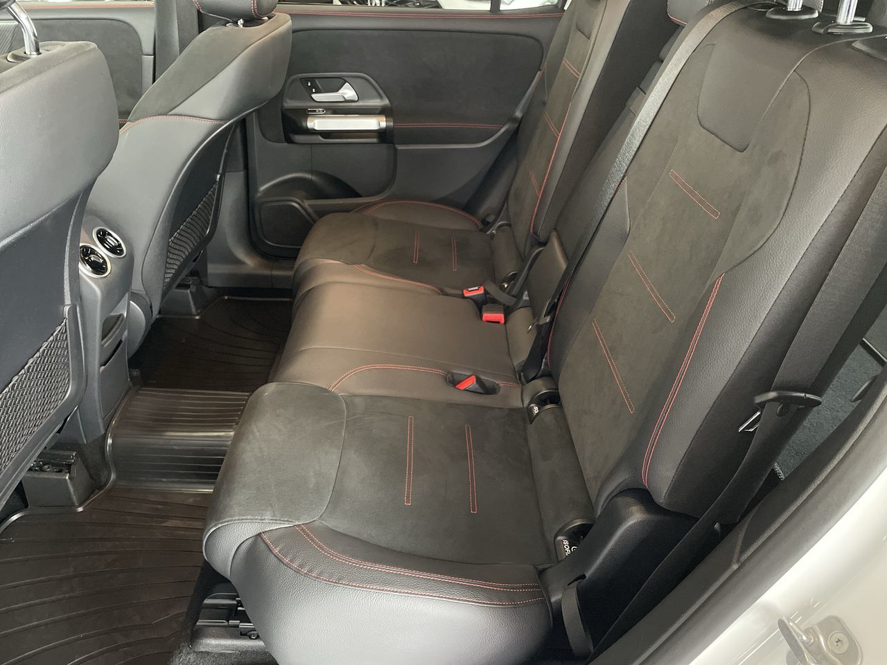 2023 Mercedes-Benz GLB250