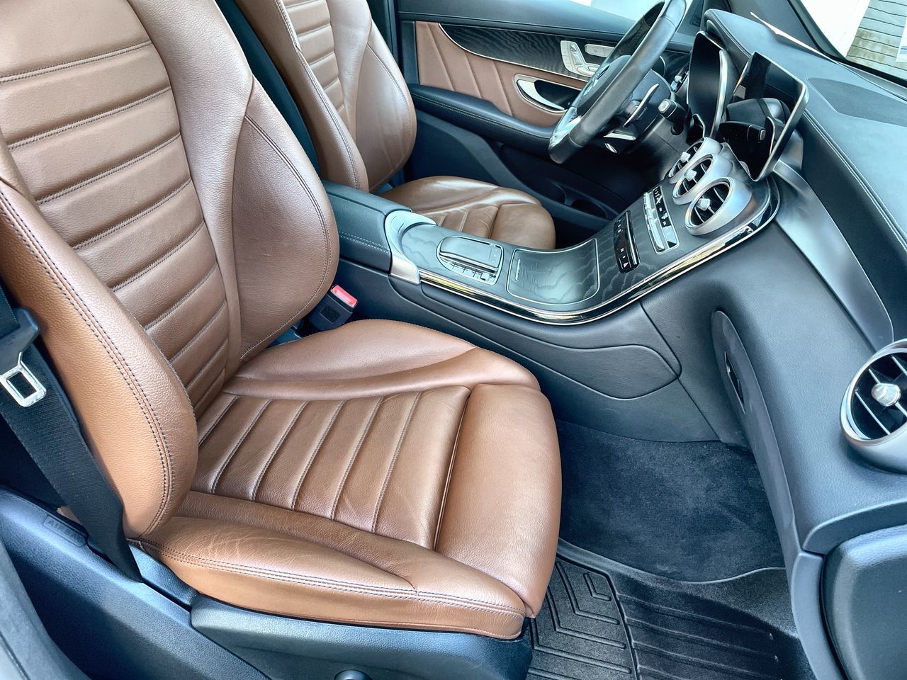 2022  GLC43 AMG