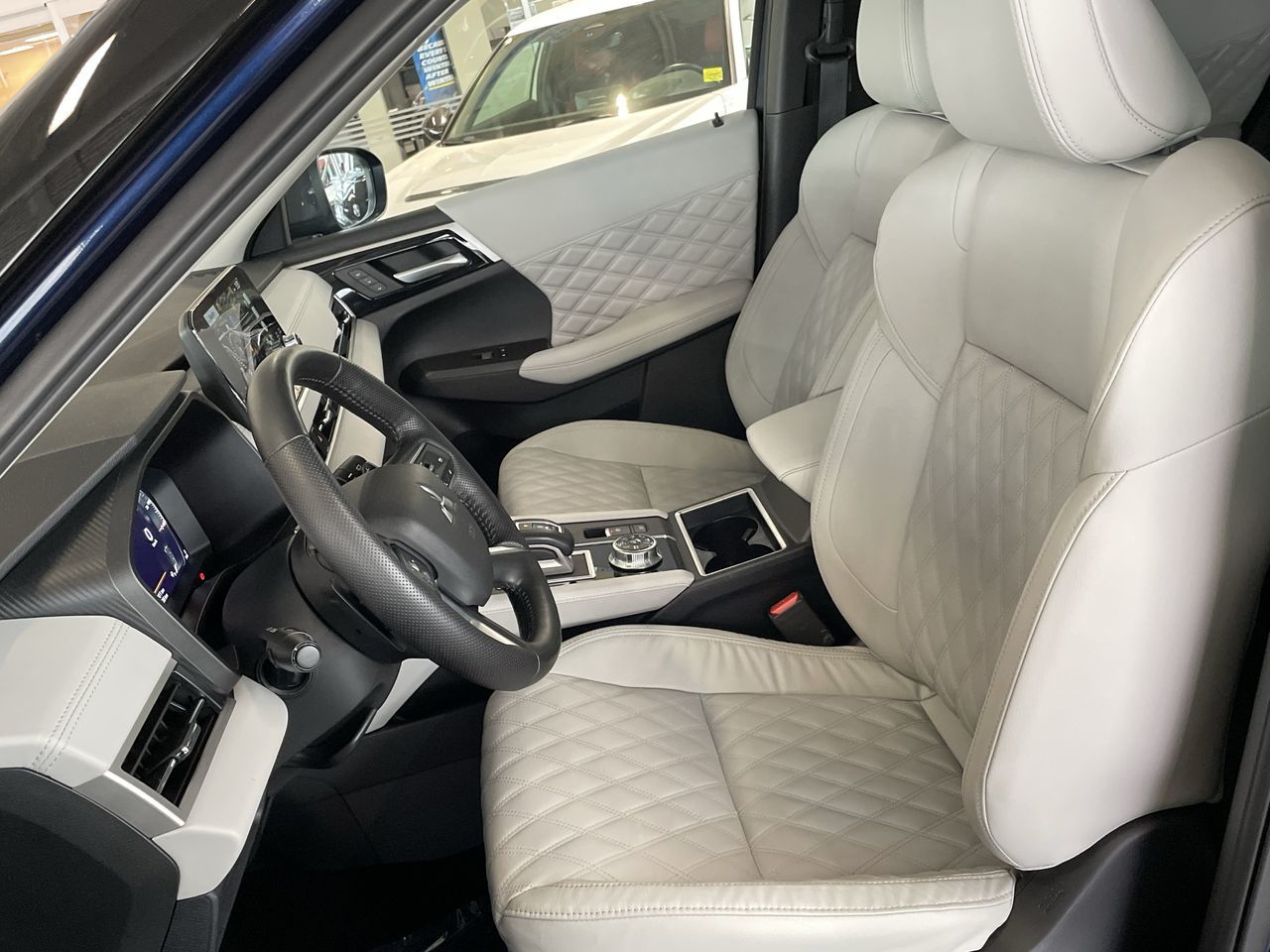 2025  Outlander Plug-In Hybrid
