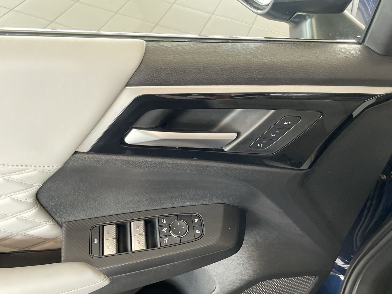 2025  Outlander Plug-In Hybrid