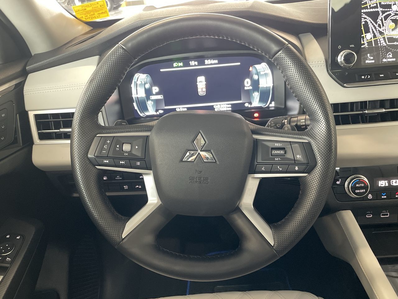 2025  Outlander Plug-In Hybrid