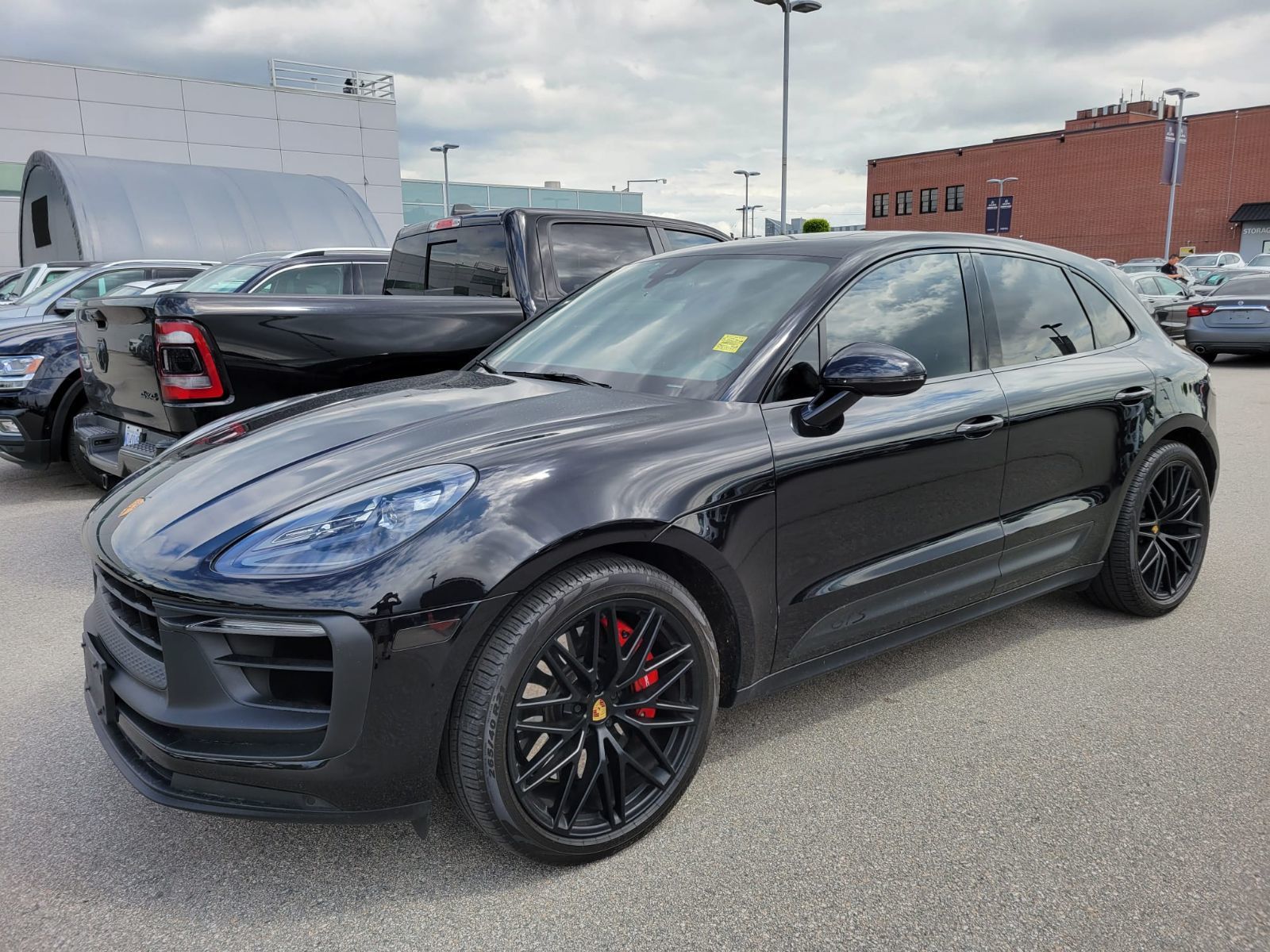 2023 Porsche Macan in Vancouver, British Columbia