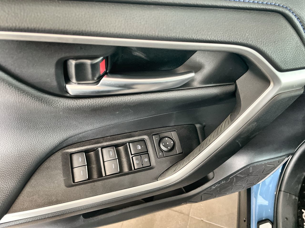 Toyota RAV4 Hybrid  2025 à Vancouver, Colombie-Britannique
