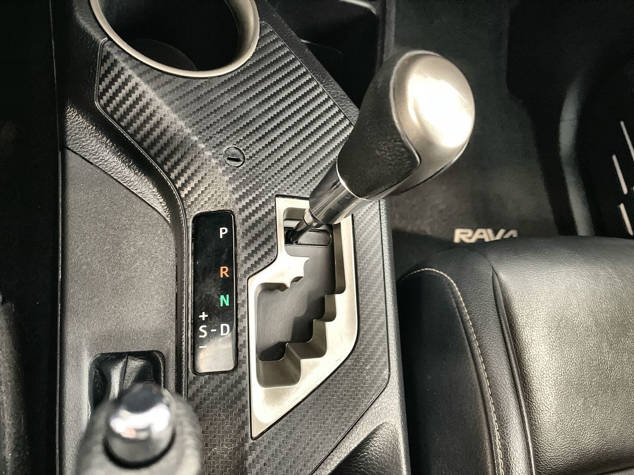 Toyota RAV4  2015 à Vancouver, Colombie-Britannique