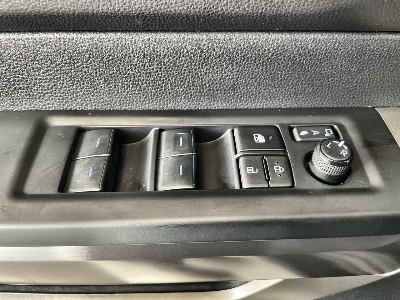 Toyota Sequoia Hybrid  2023 à Vancouver, Colombie-Britannique