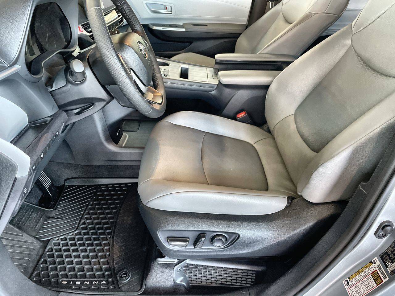 2025 Toyota Sienna Hybrid