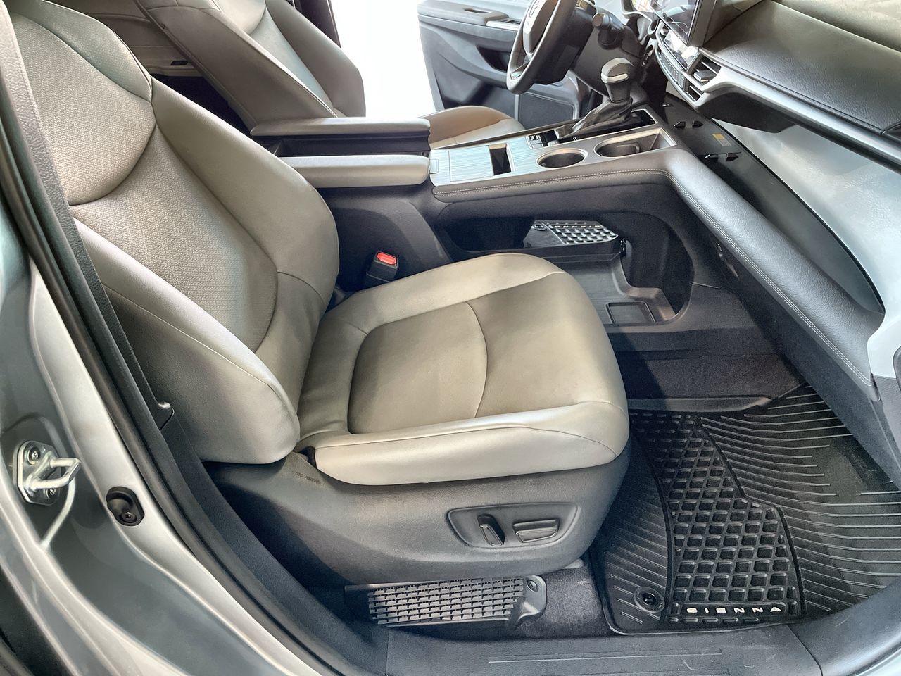2025 Toyota Sienna Hybrid