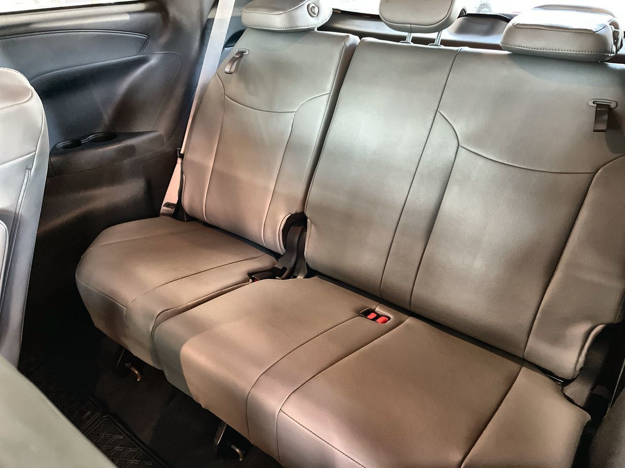2025 Toyota Sienna Hybrid