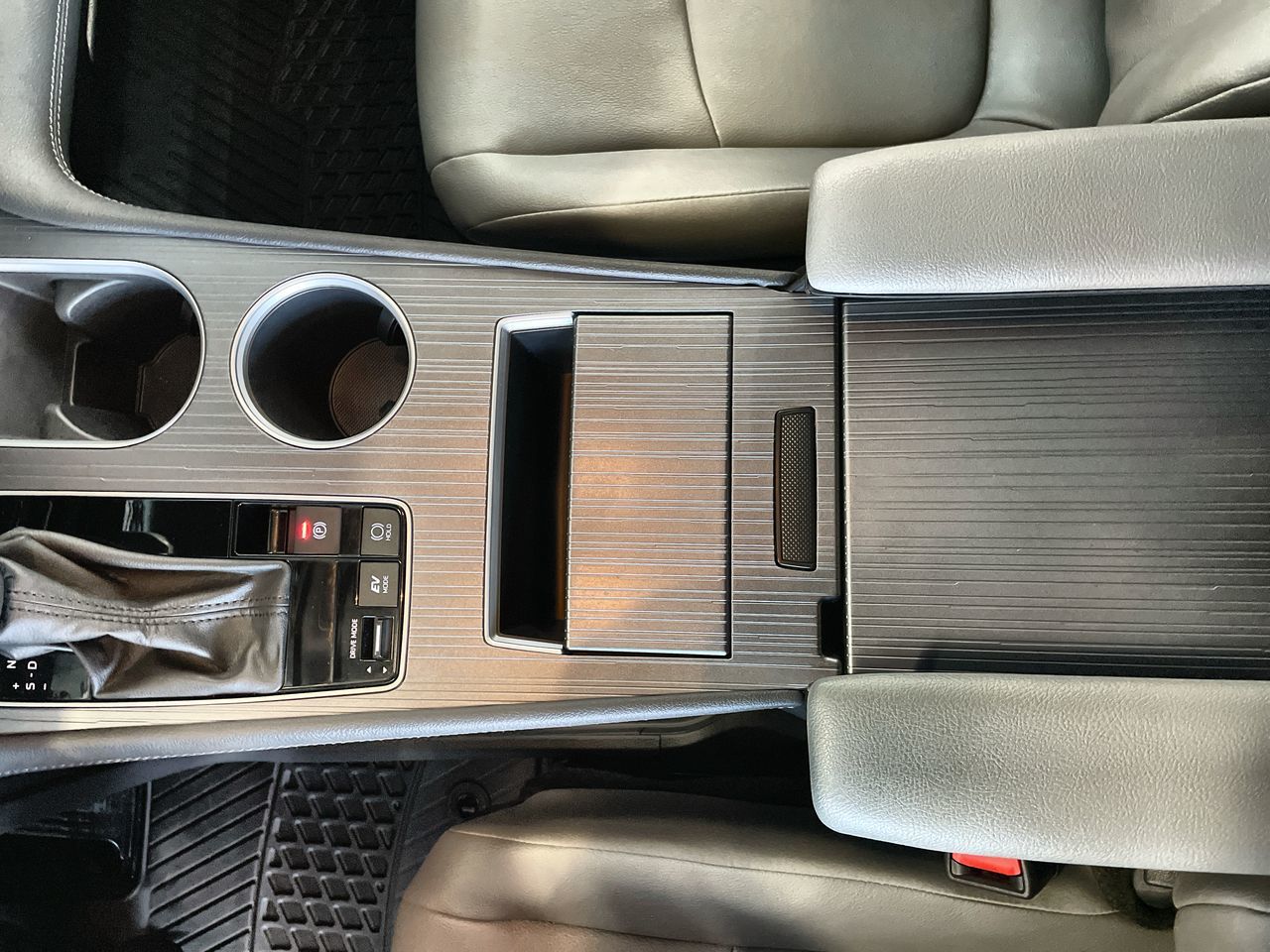 2025 Toyota Sienna Hybrid