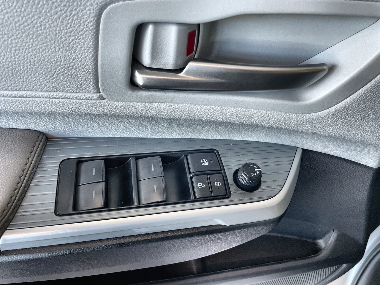 2025 Toyota Sienna Hybrid
