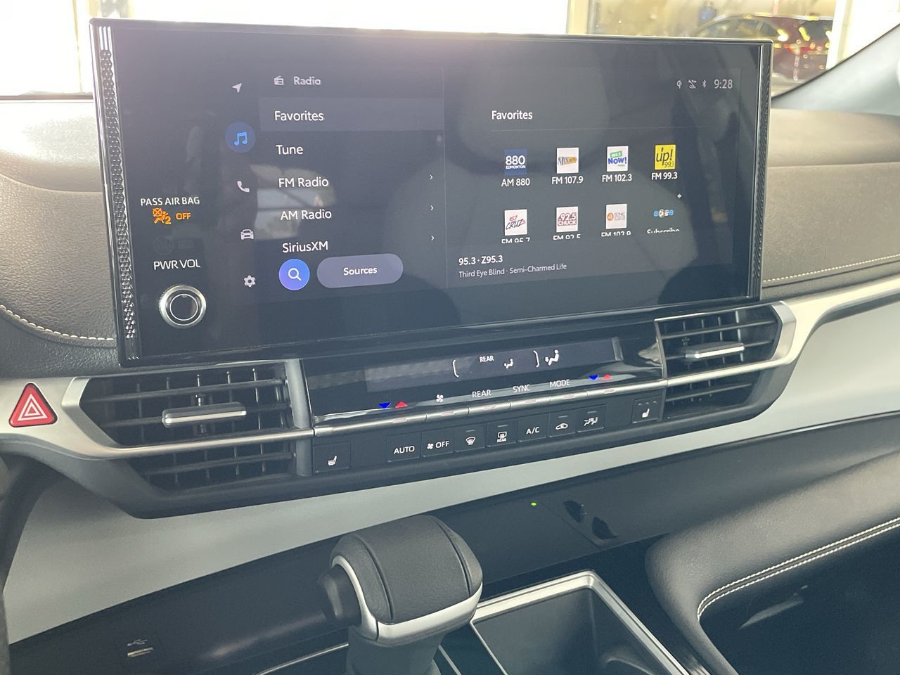 2025 Toyota Sienna Hybrid