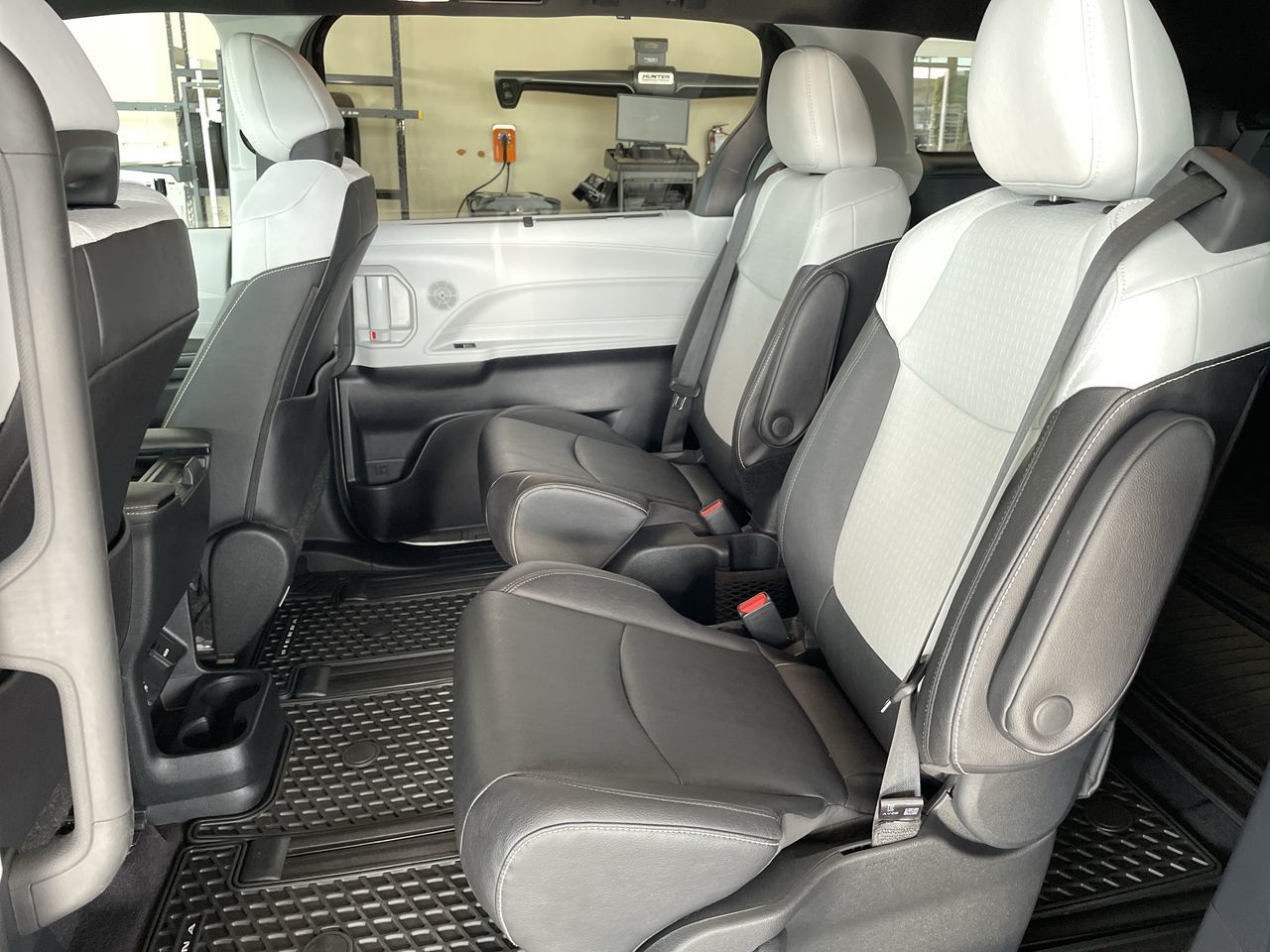 2025 Toyota Sienna Hybrid
