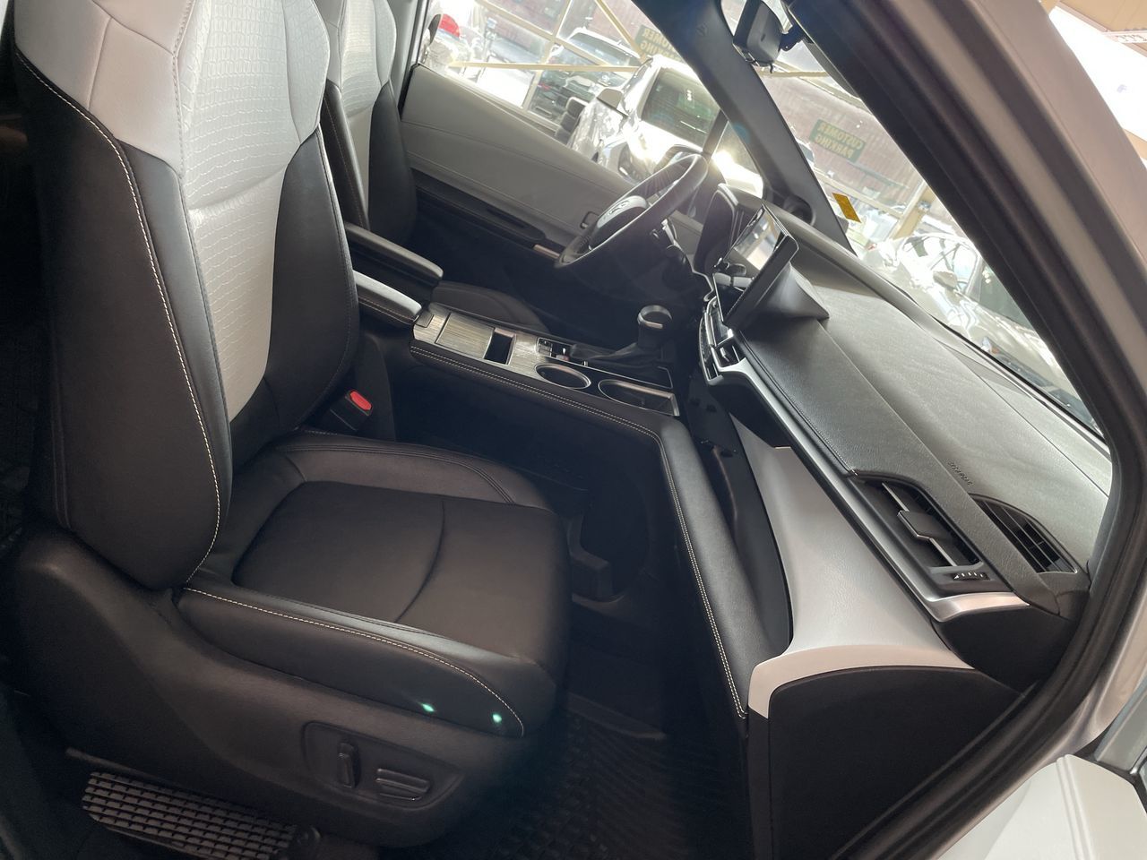 2025 Toyota Sienna Hybrid