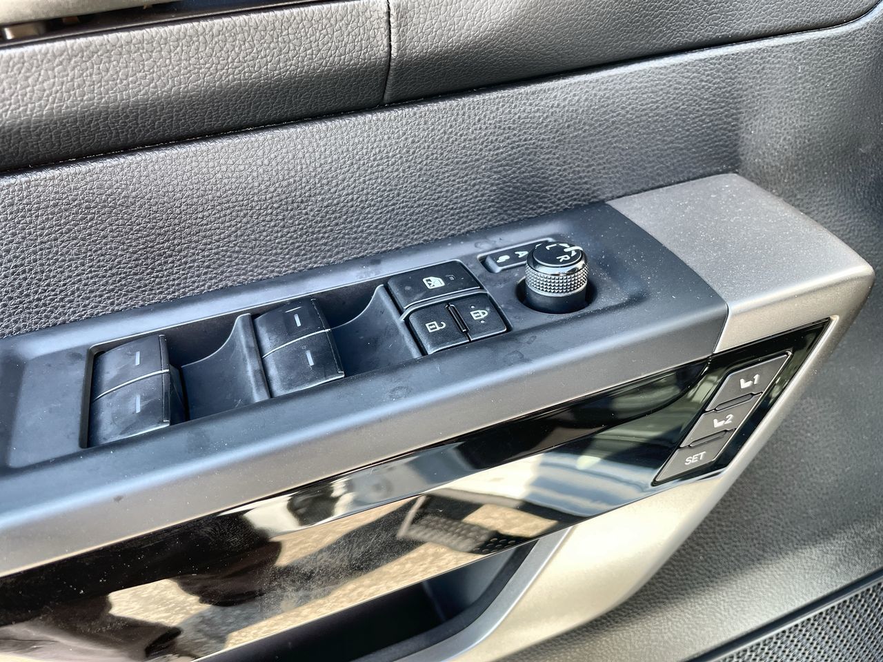 2025 Toyota TUNDRA HYBRID