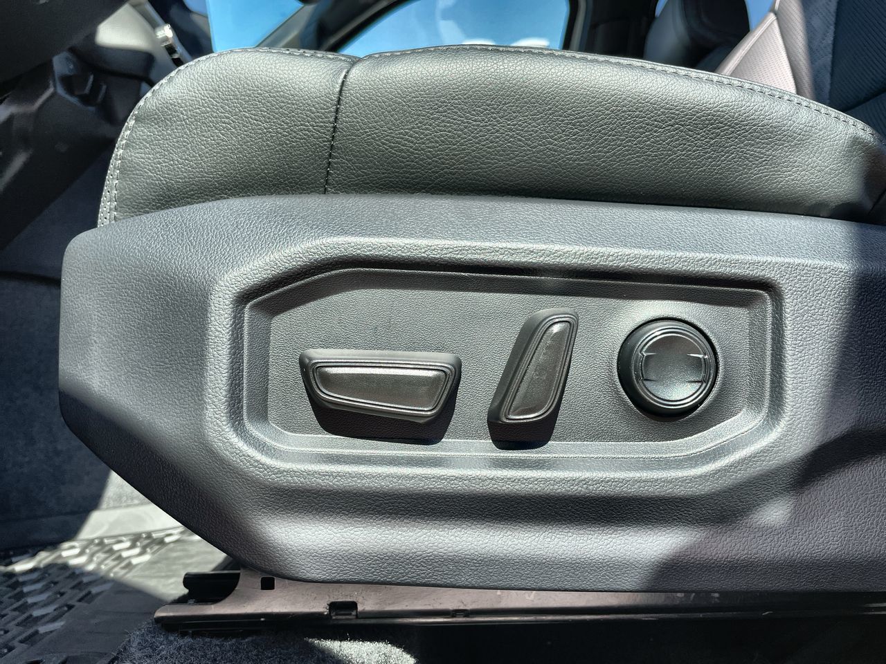 2025 Toyota TUNDRA HYBRID