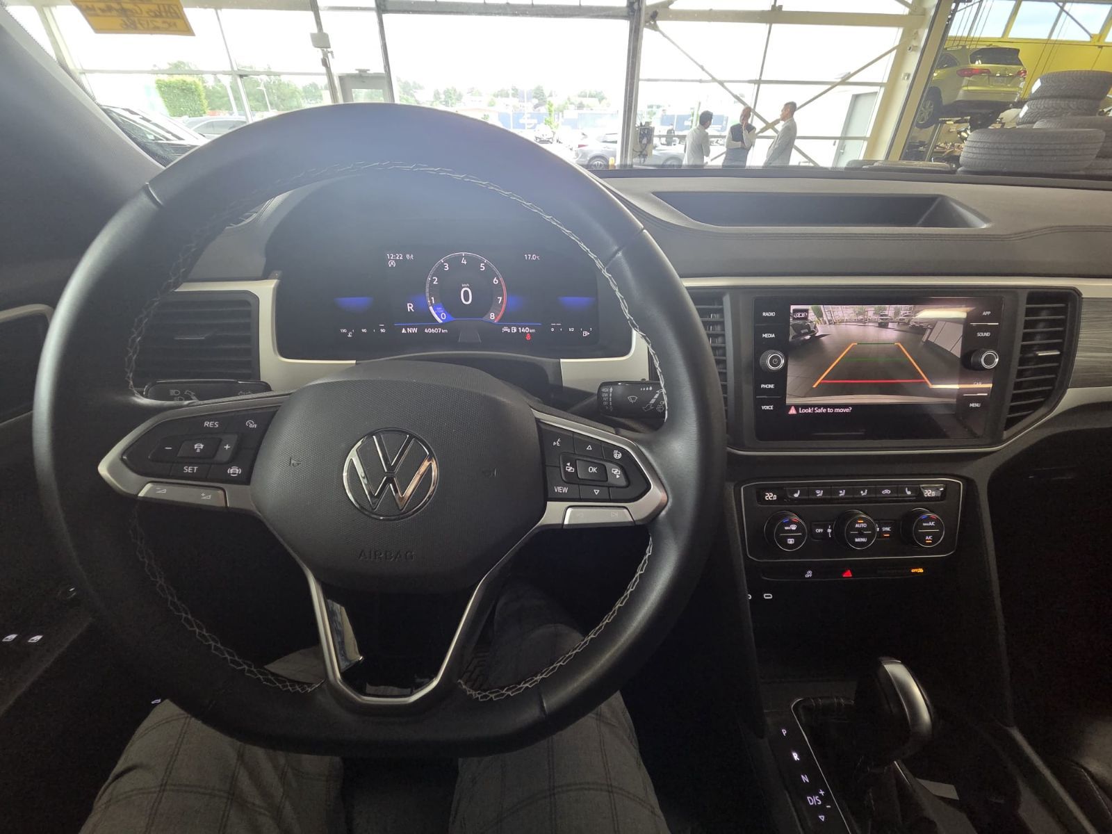 2022  Atlas Cross Sport