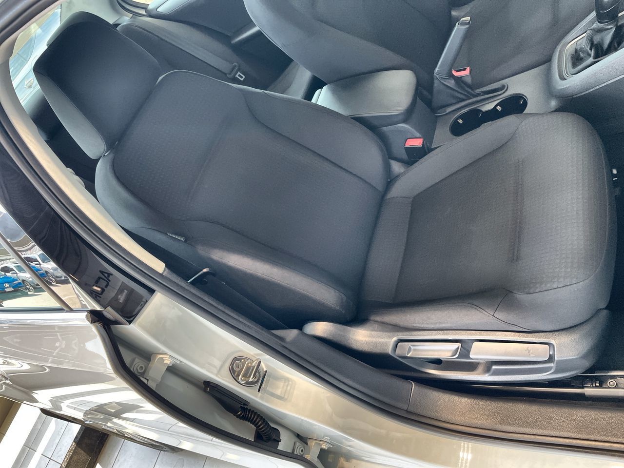 2016 Volkswagen Jetta in Vancouver, British Columbia