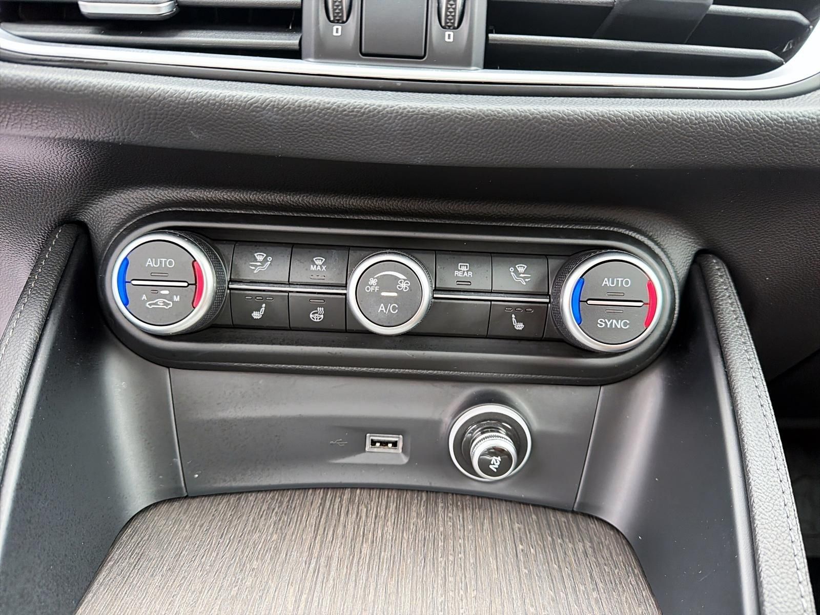 Photo 2021 Alfa Romeo Stelvio AWD TOIT-PANORAMIQUE #8