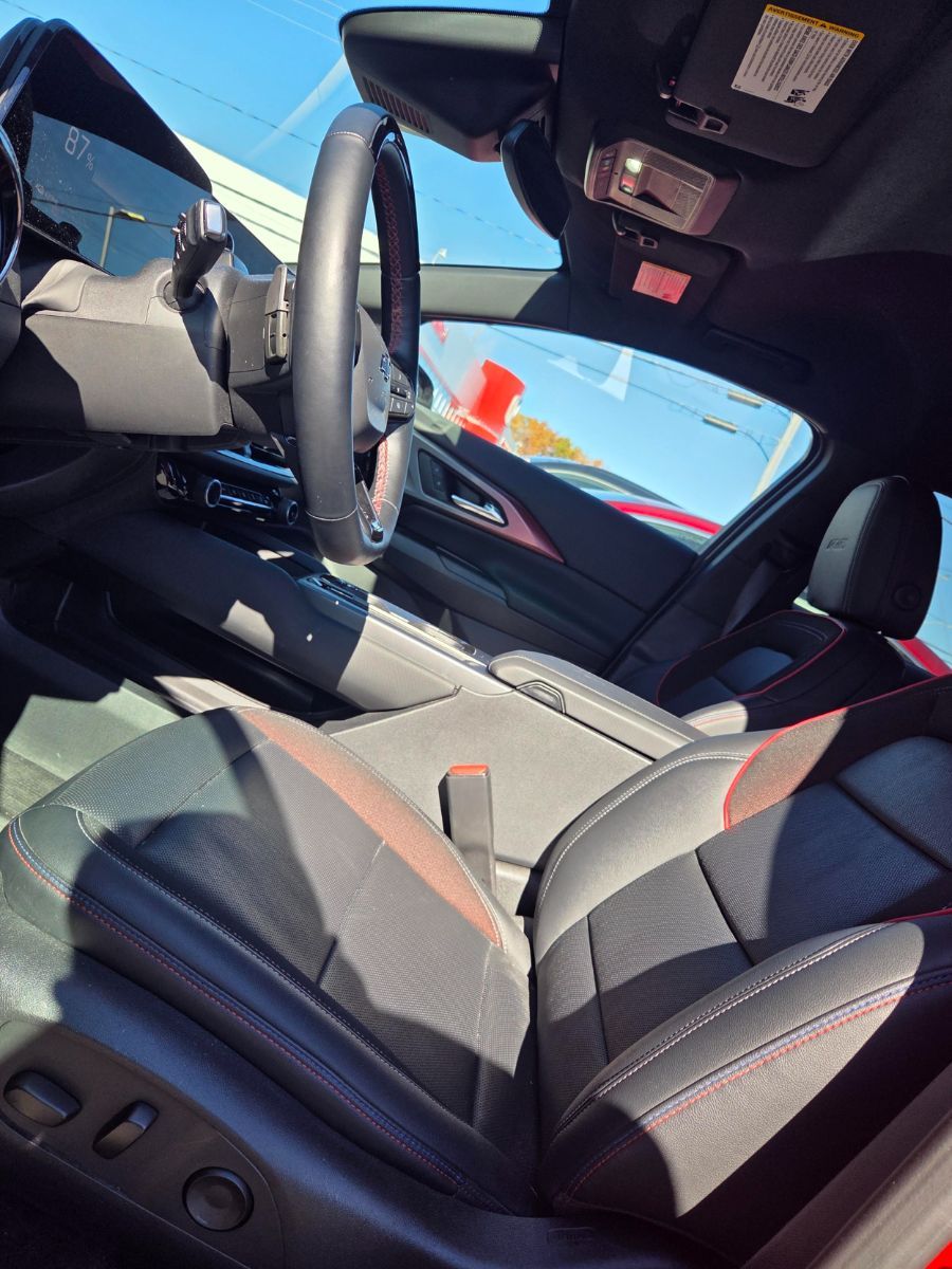 Photo 2024 Chevrolet Equinox EV RS #3