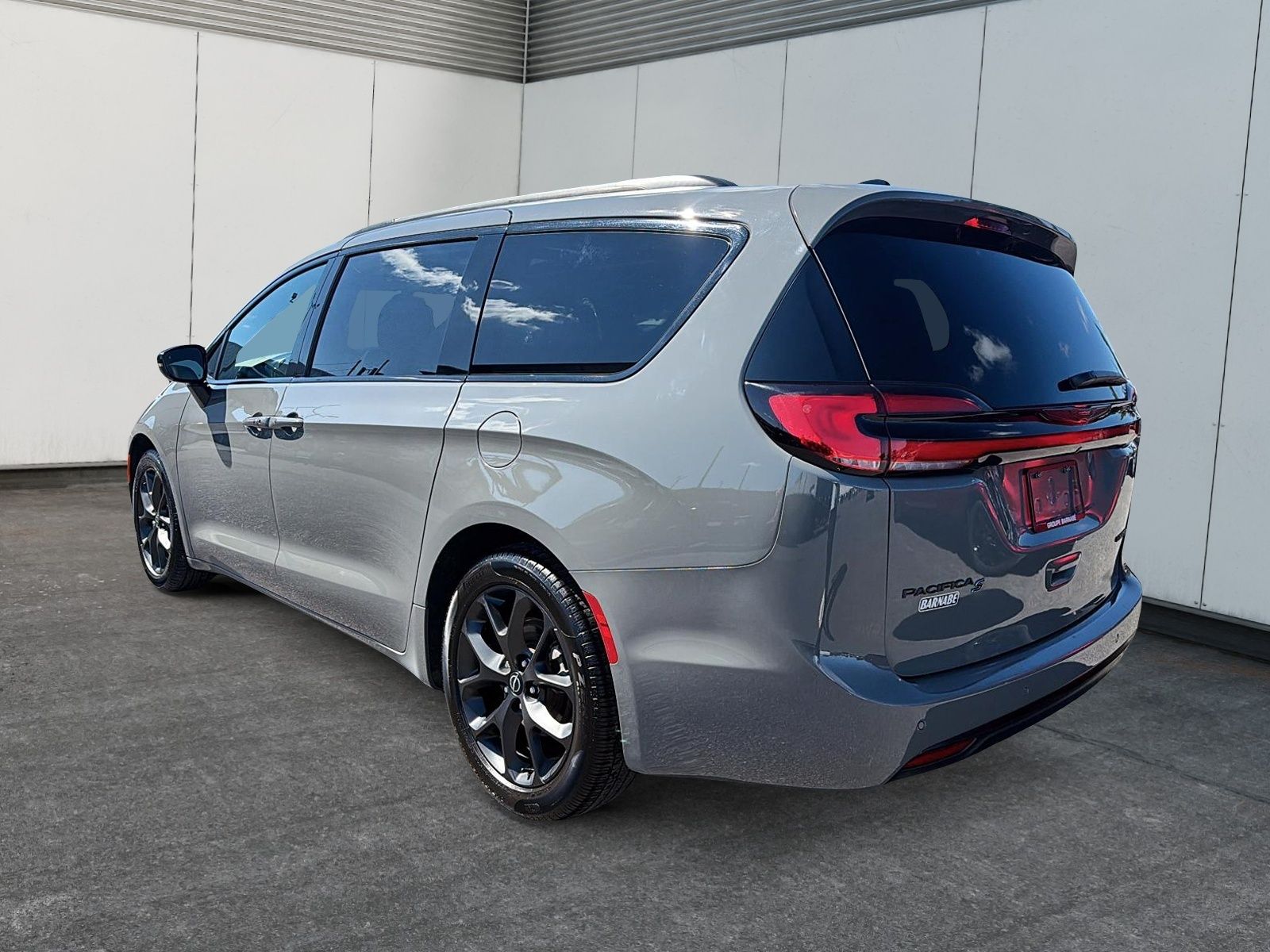 Photo 2025 Chrysler Pacifica Limited #4