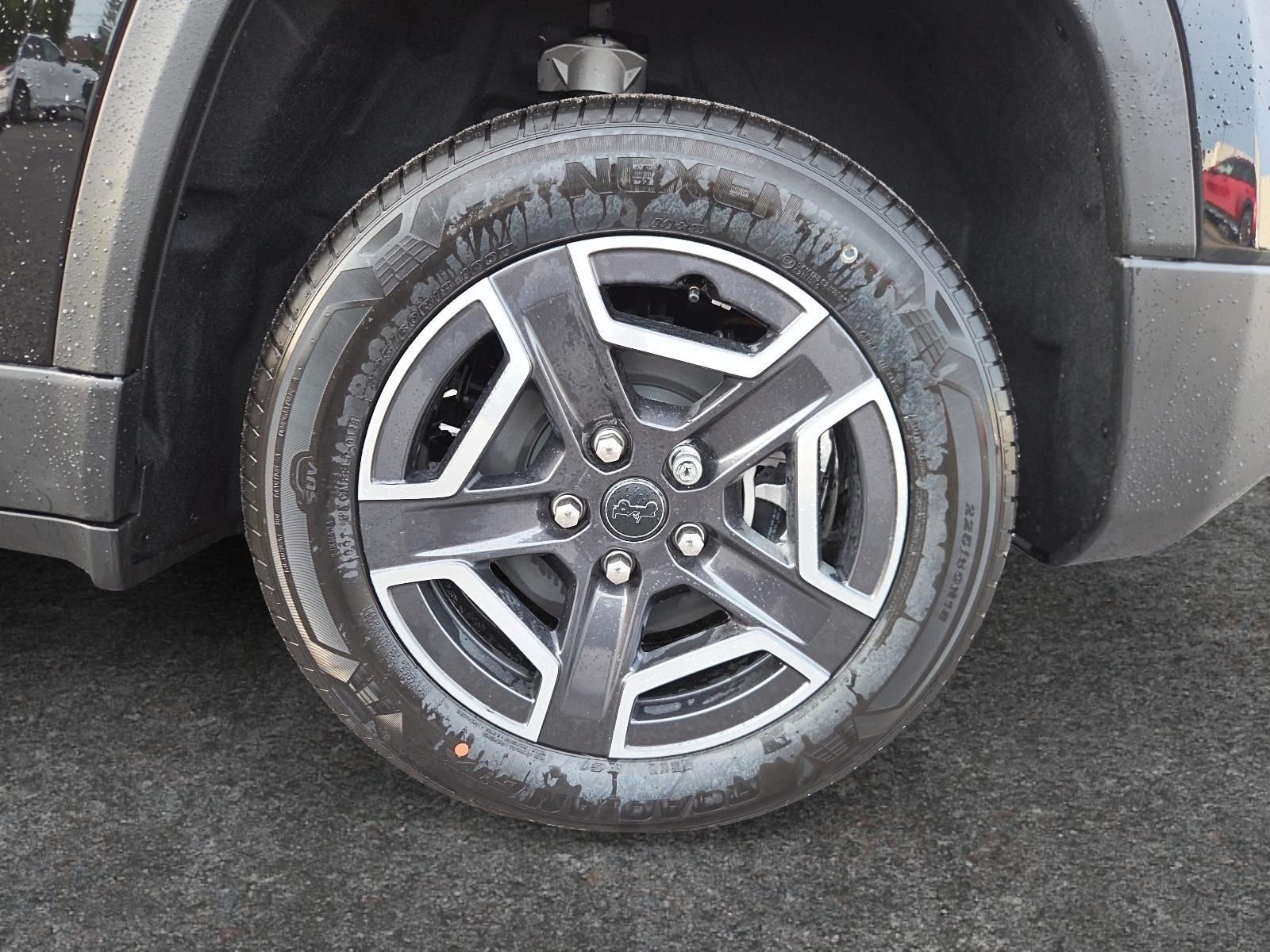Photo 2026 Jeep Cherokee LAREDO #7