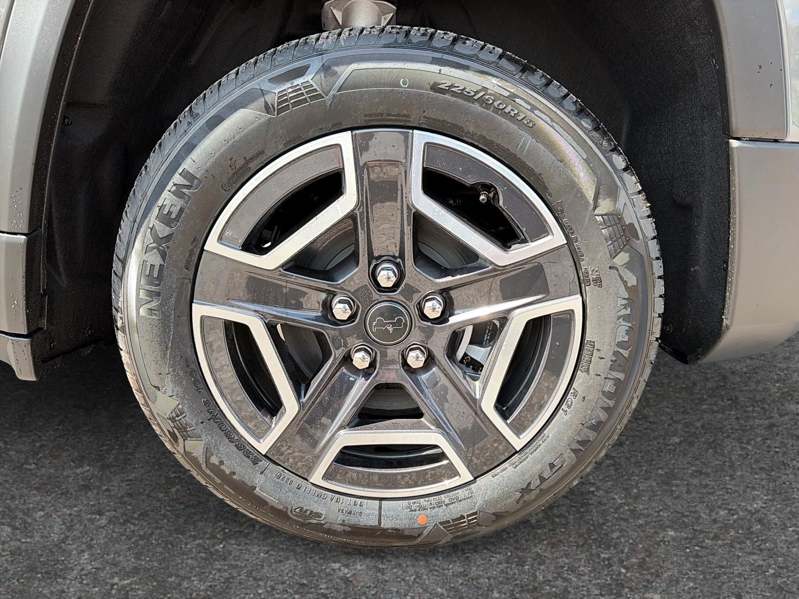 Photo 2026 Jeep Cherokee LAREDO #7