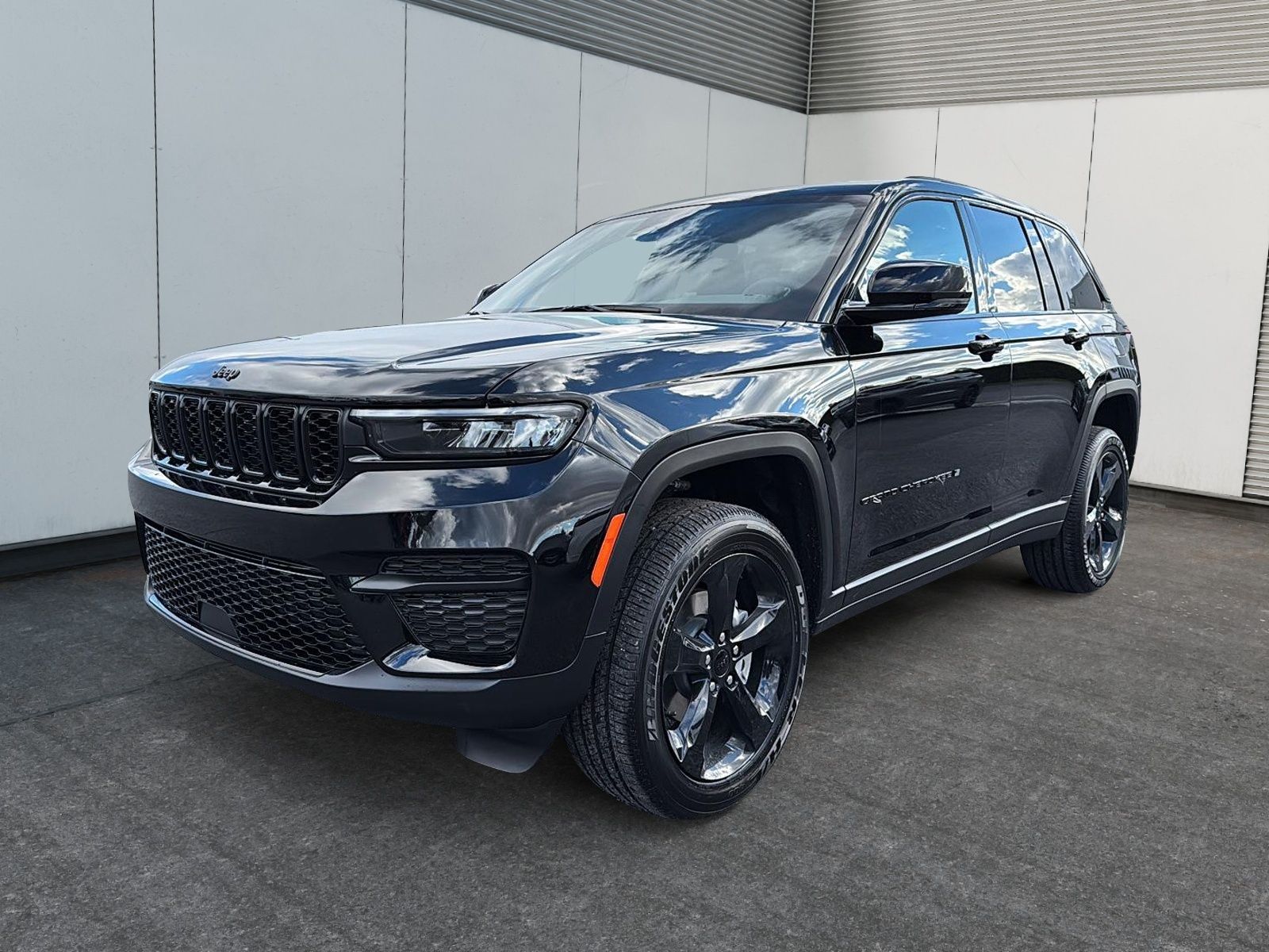 2025 Jeep Grand Cherokee LAREDO ALTITUDE
