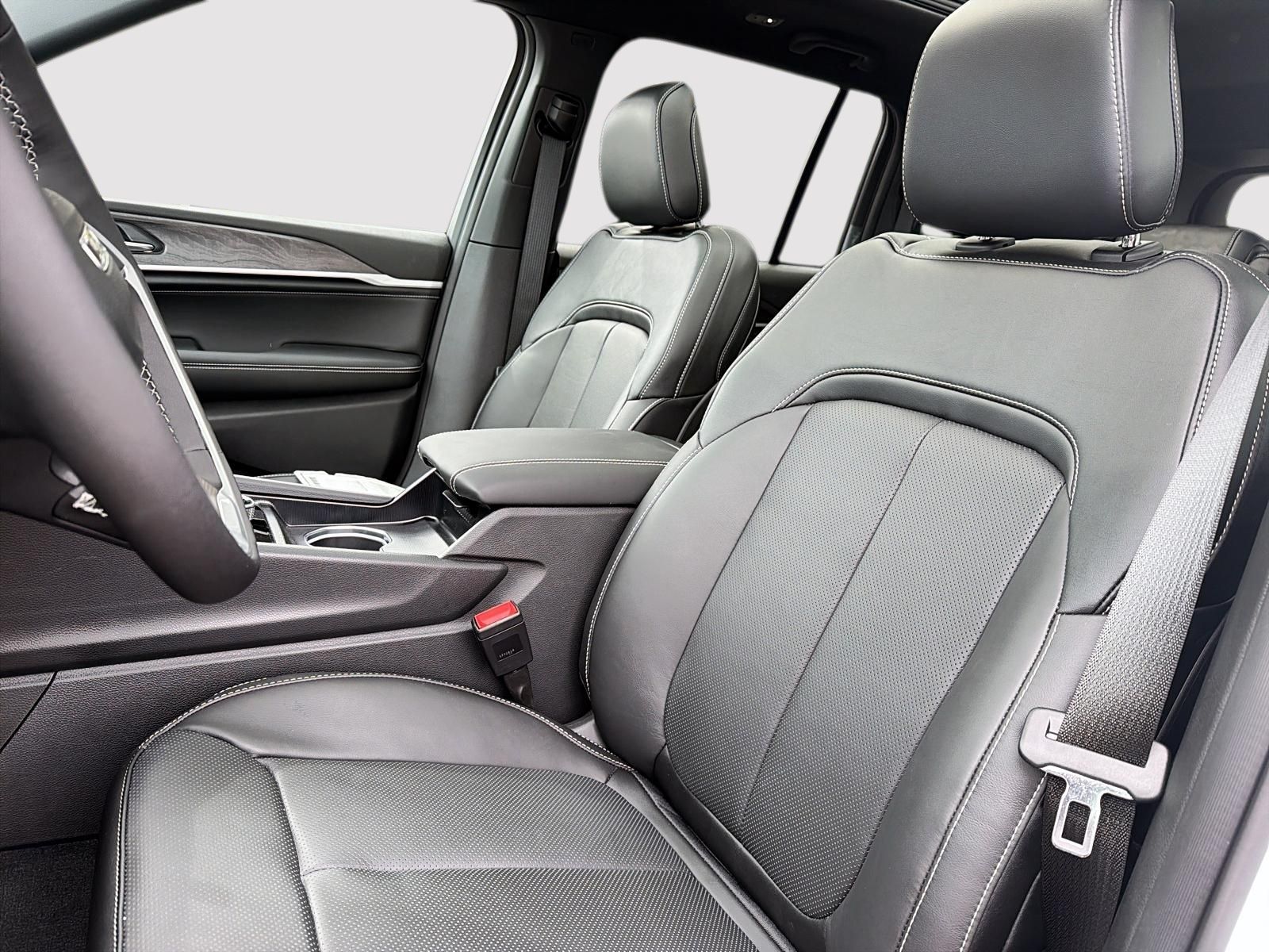 Photo Jeep Grand Cherokee LIMITED RESERVE 2026 #8